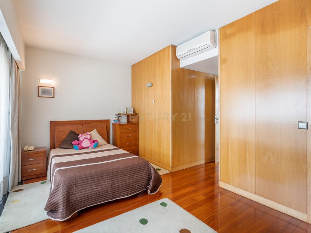 Moradia T4 com piscina - Bom Jesus - Image 30