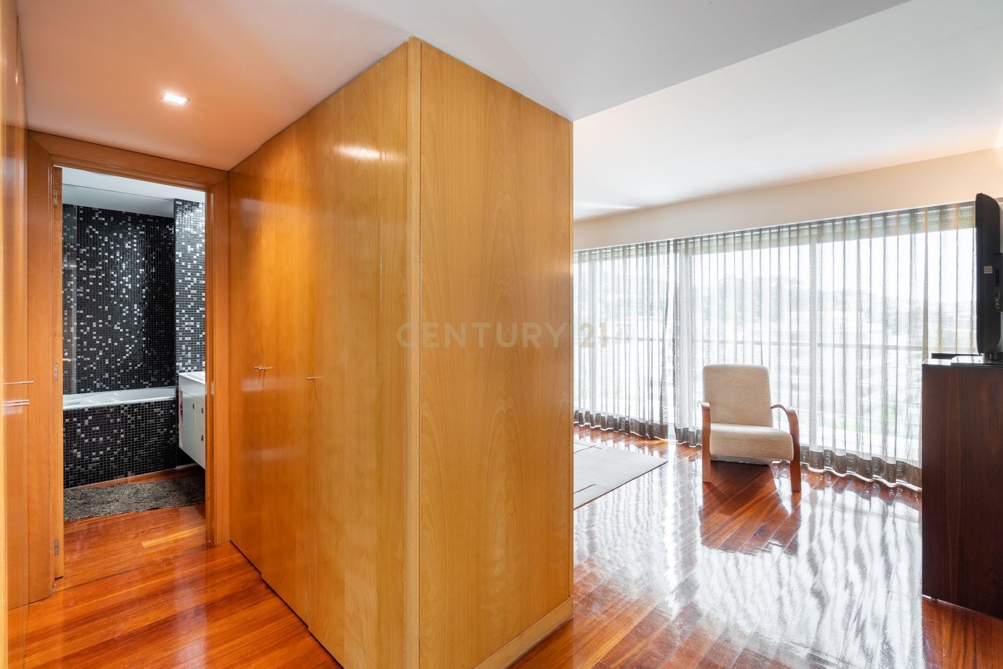 Moradia T4 com piscina - Bom Jesus - Image 32