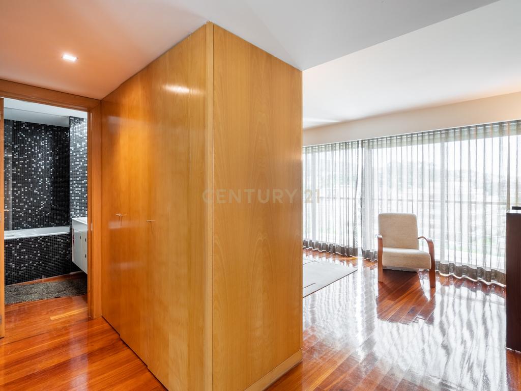 Moradia T4 com piscina - Bom Jesus - Image 32