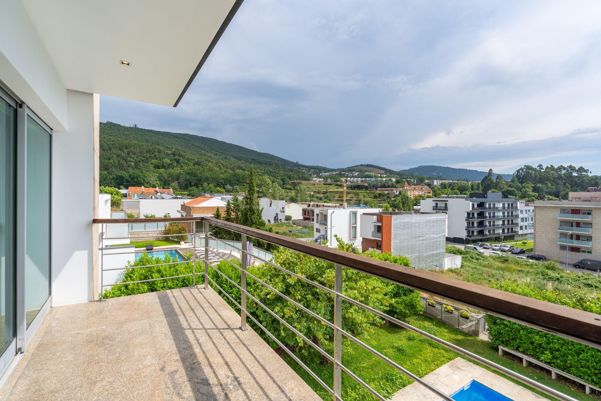 Moradia T4 com piscina - Bom Jesus - Image 36