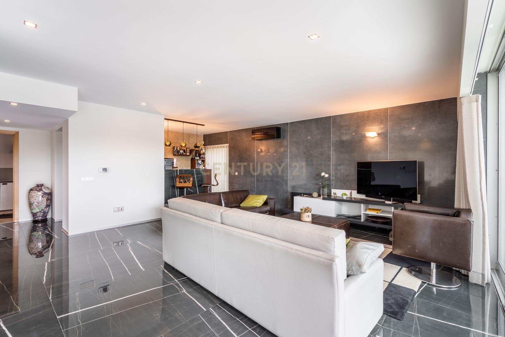 Moradia T4 com piscina - Bom Jesus - Image 44