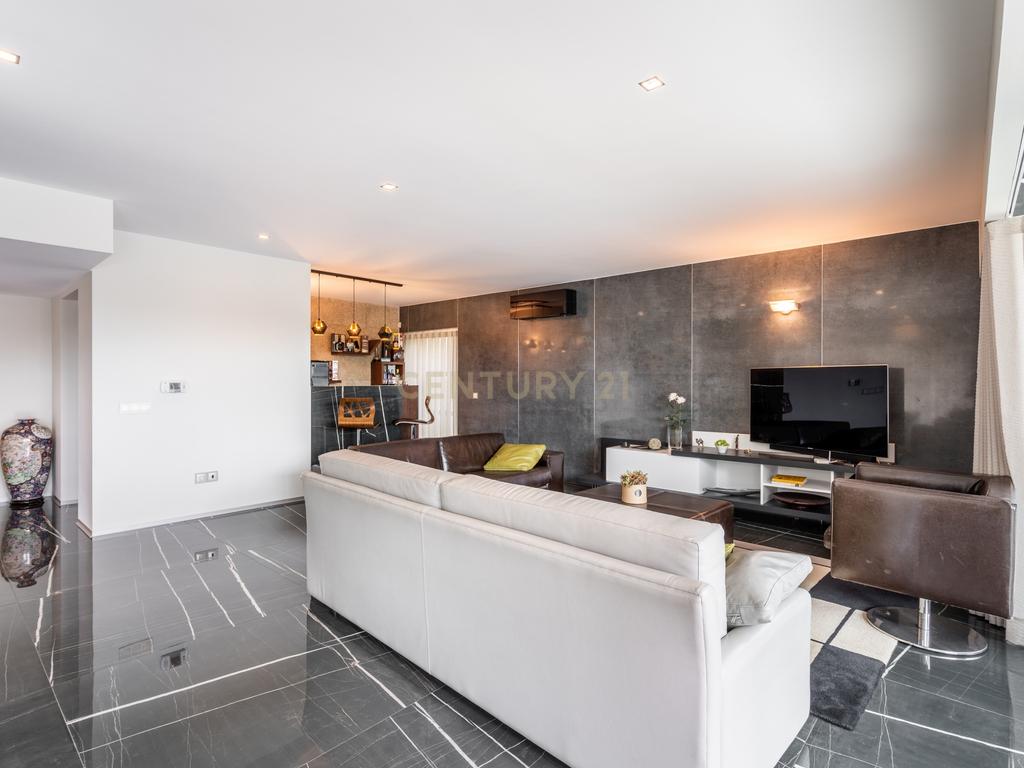 Moradia T4 com piscina - Bom Jesus - Image 44