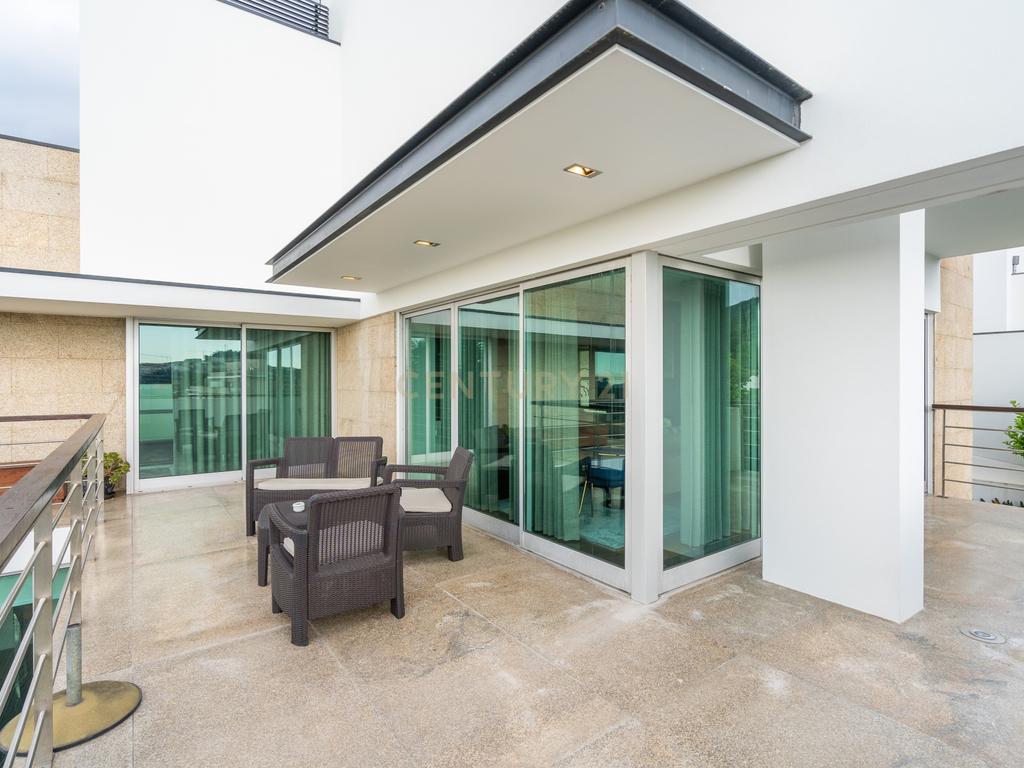 Moradia T4 com piscina - Bom Jesus - Image 38
