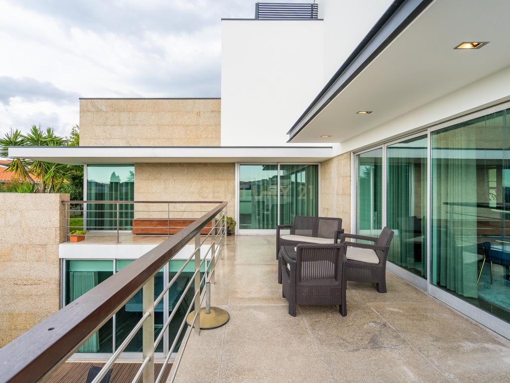 Moradia T4 com piscina - Bom Jesus - Image 39