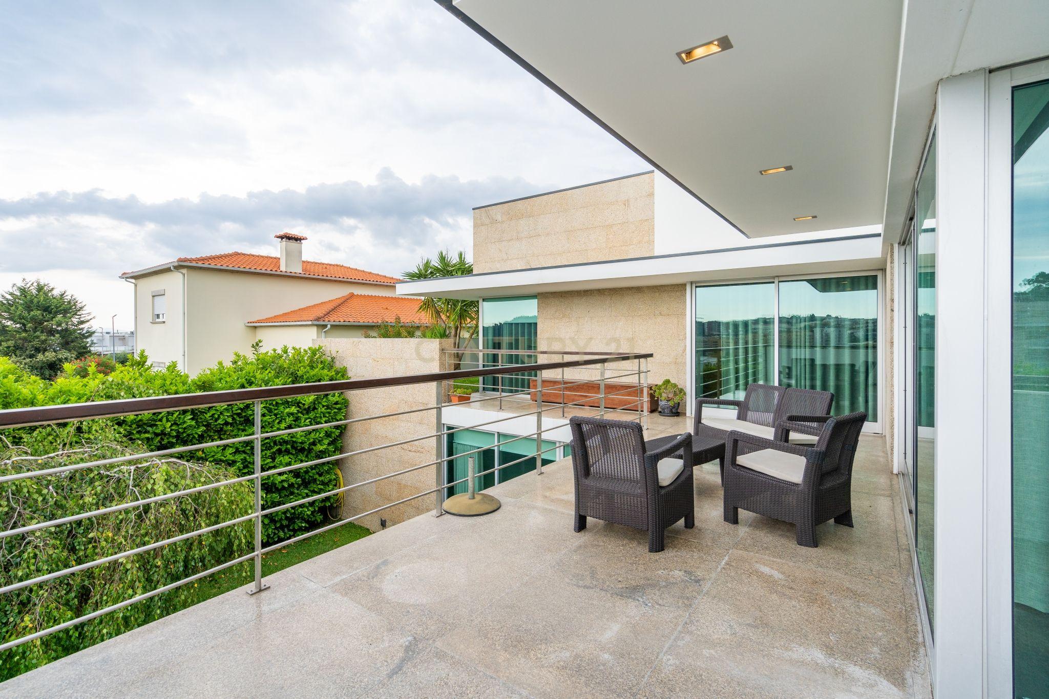 Moradia T4 com piscina - Bom Jesus - Image 37