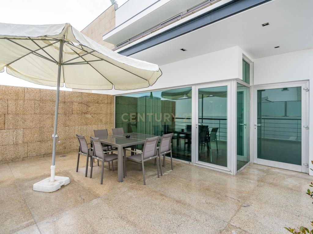 Moradia T4 com piscina - Bom Jesus - Image 48