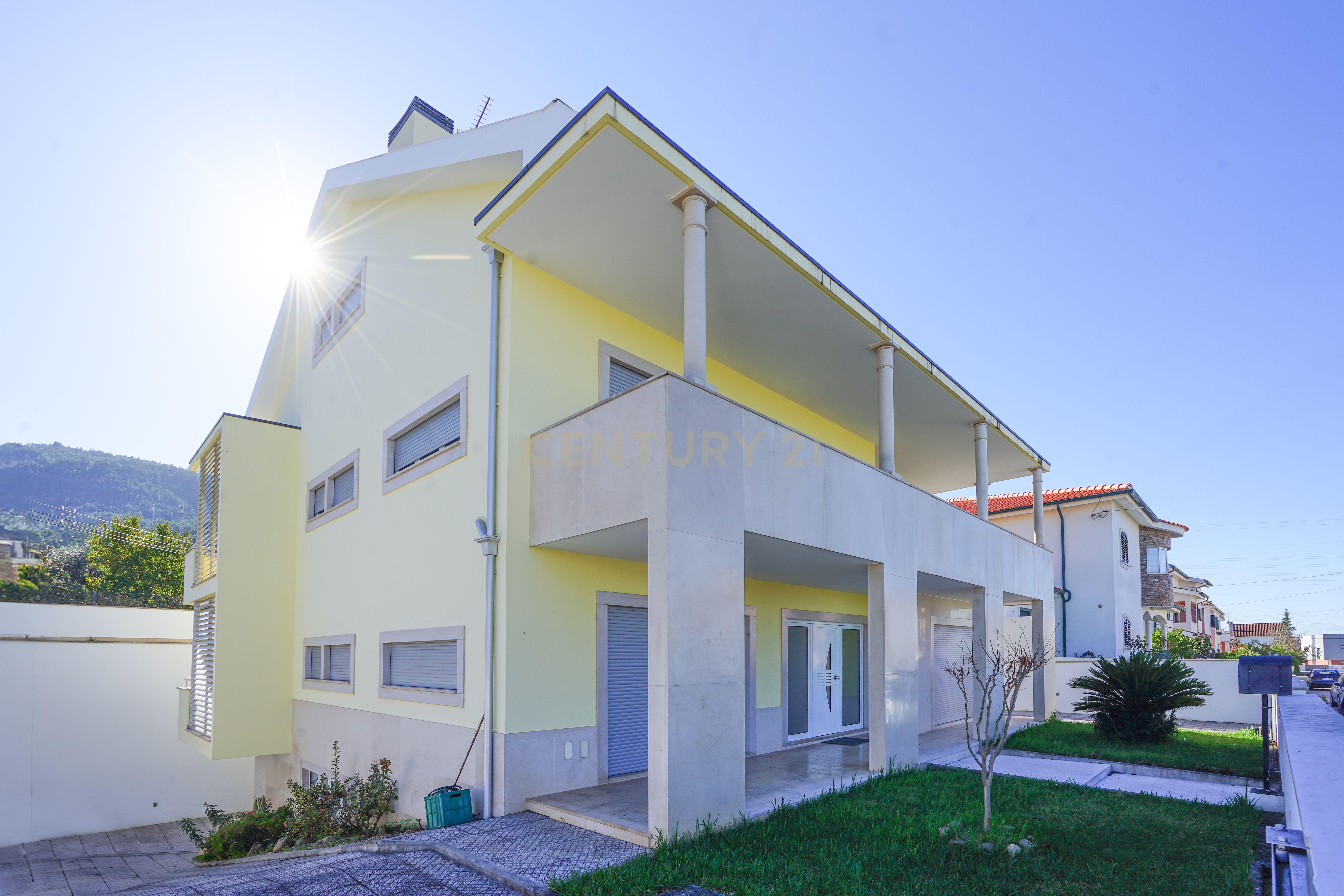 Moradia T4 - Em excelente estado - Image 89