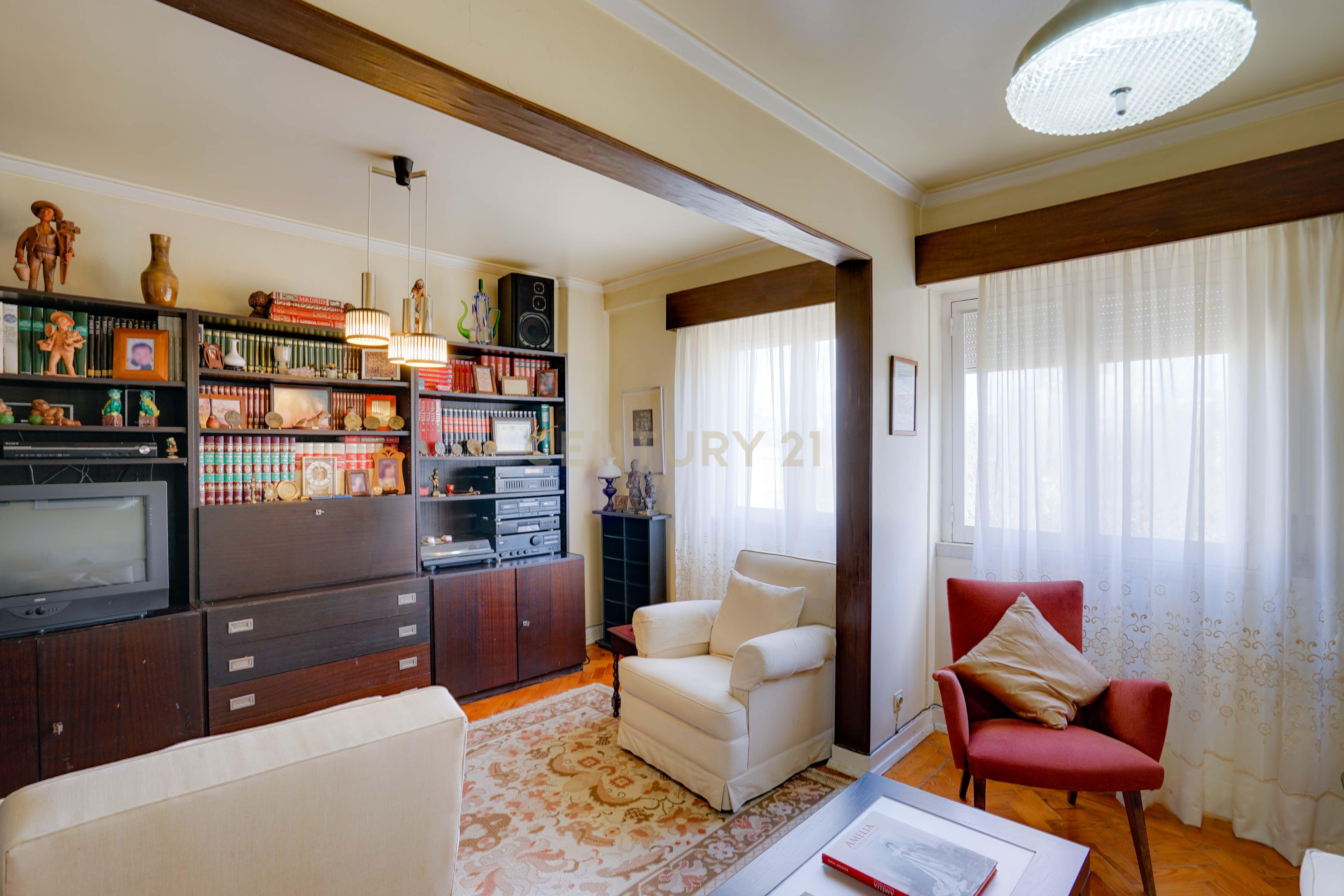 Duplex T4 em Lisboa com 125m² e serviços incluídos - Image 34