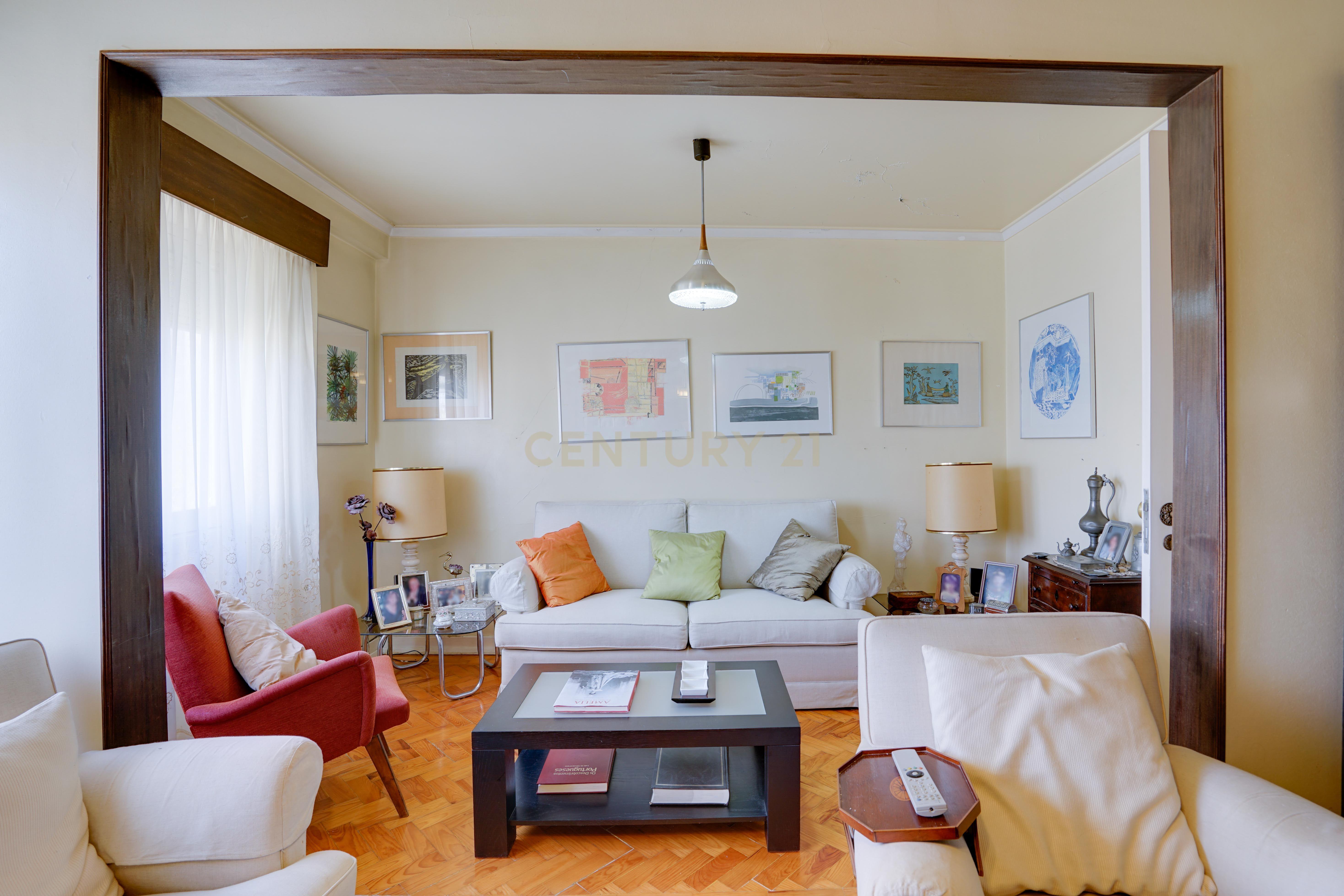 Duplex T4 em Lisboa com 125m² e serviços incluídos - Image 32
