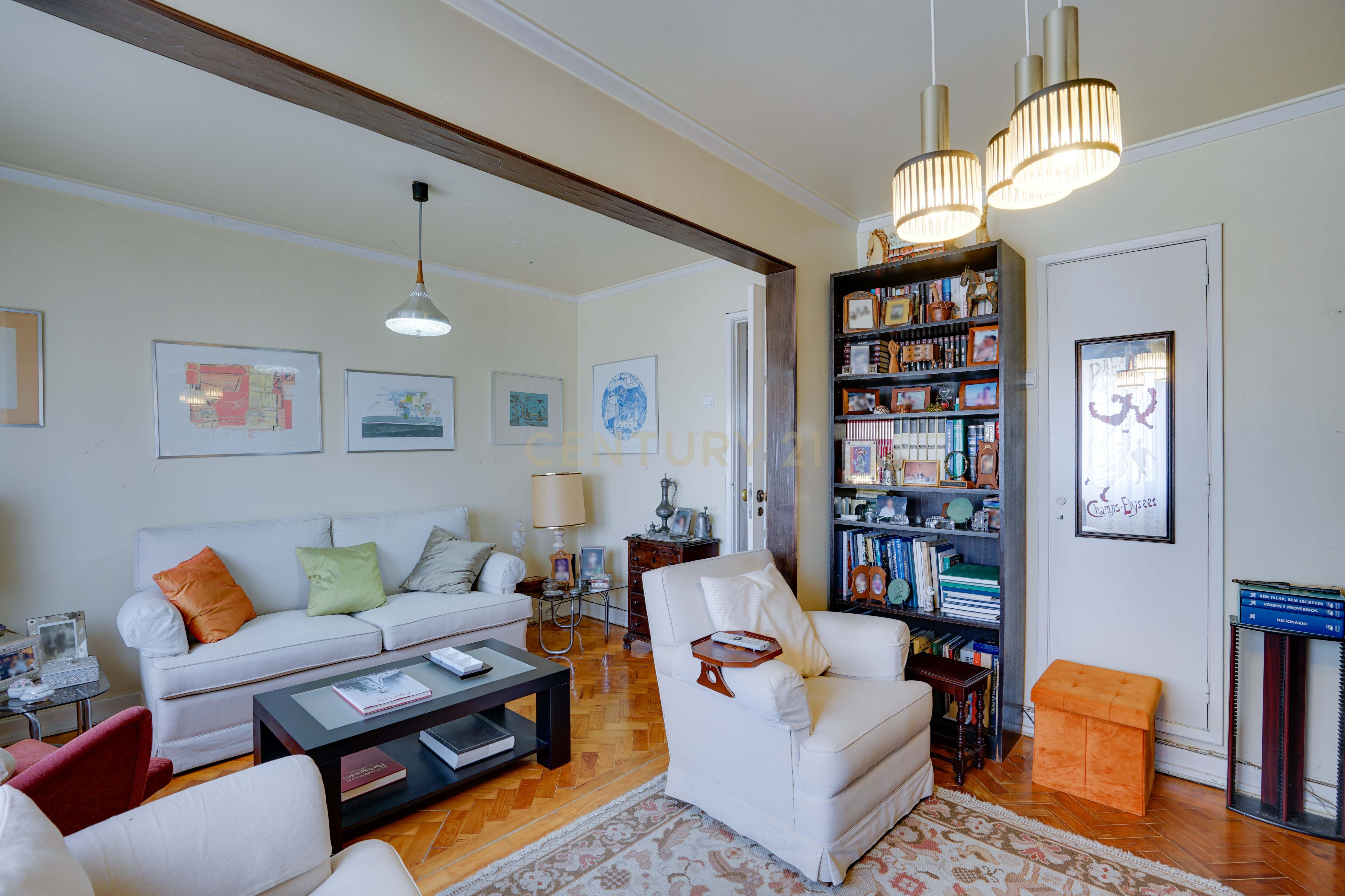 Duplex T4 em Lisboa com 125m² e serviços incluídos - Image 26