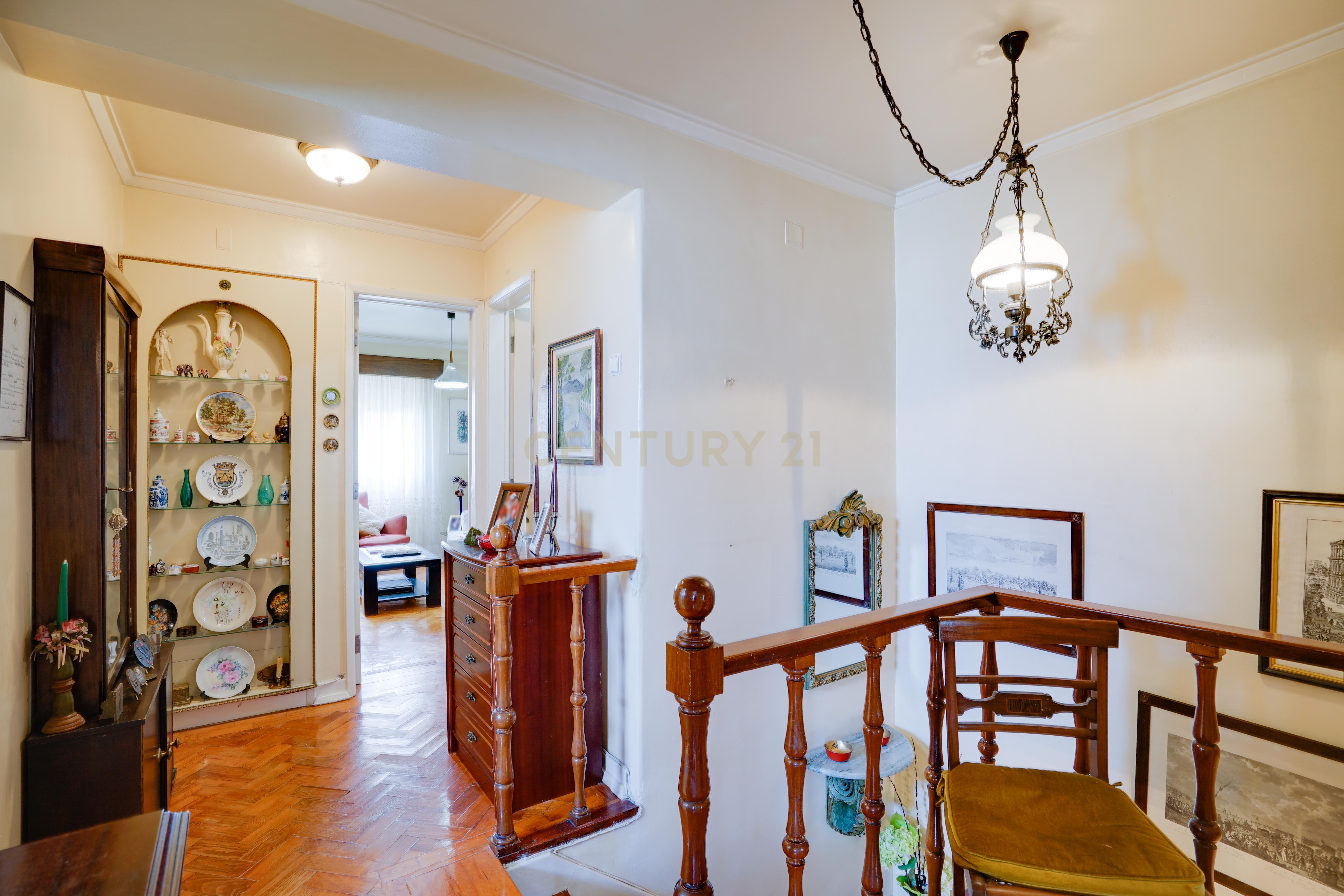 Duplex T4 em Lisboa com 125m² e serviços incluídos - Image 31