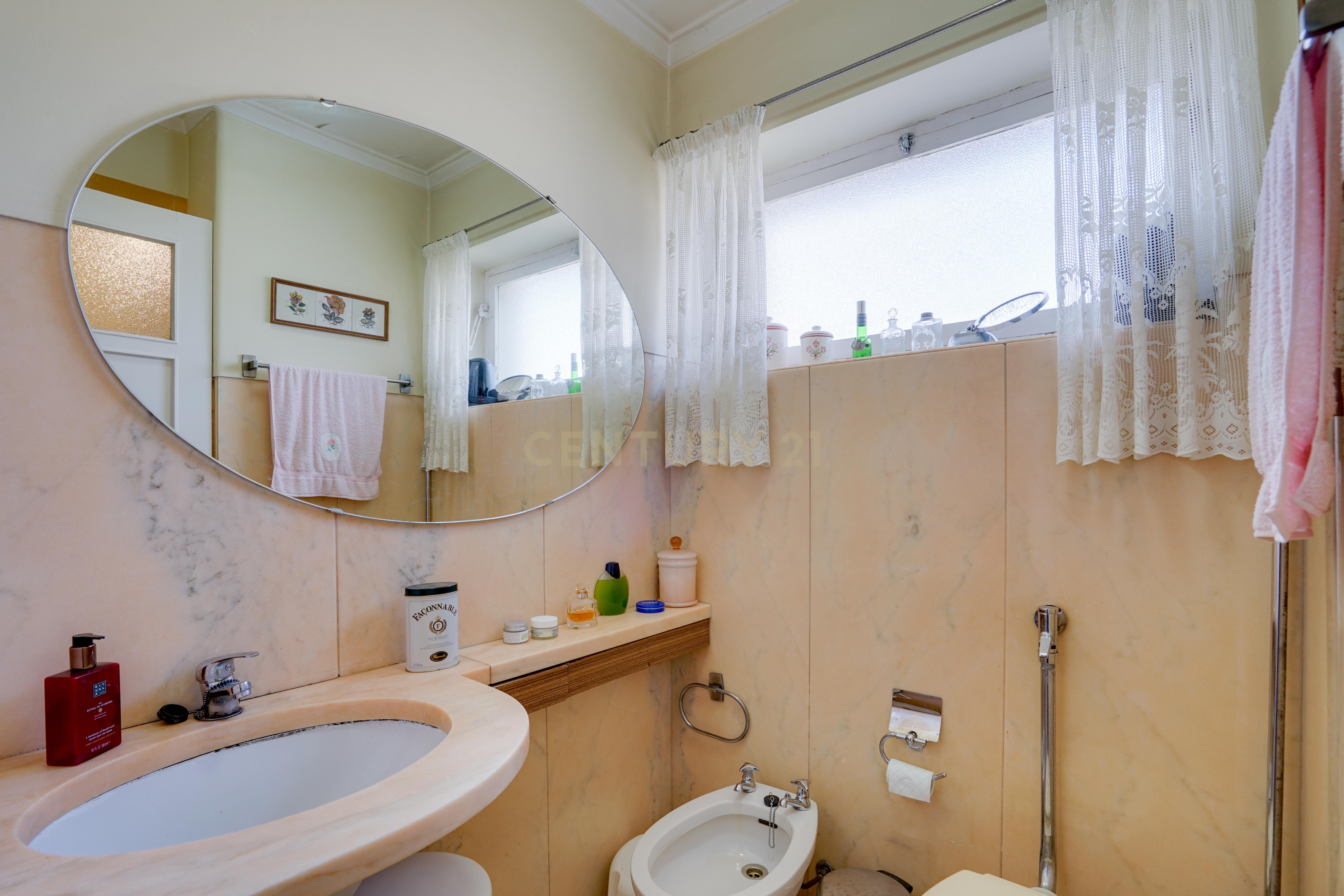 Duplex T4 em Lisboa com 125m² e serviços incluídos - Image 11