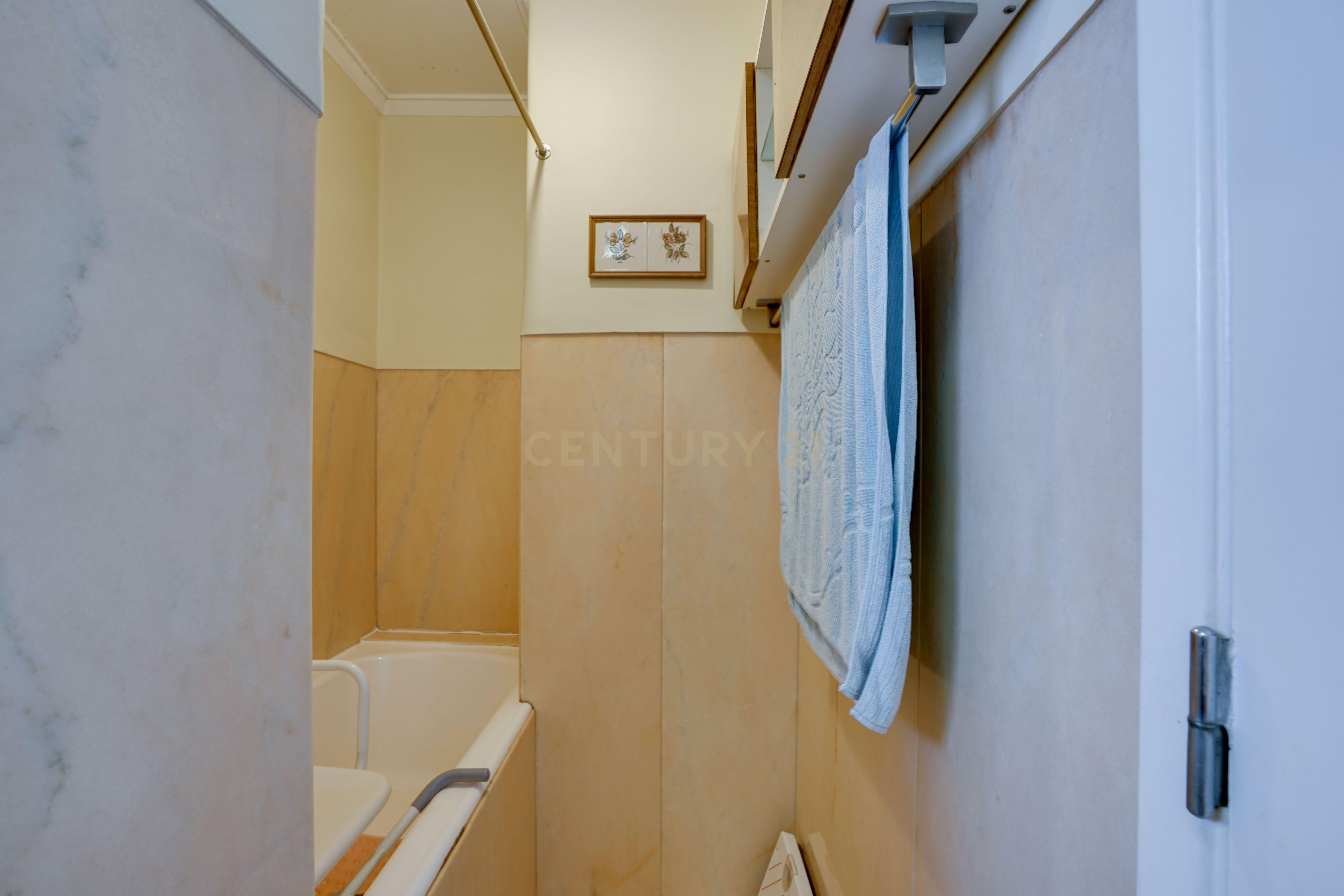 Duplex T4 em Lisboa com 125m² e serviços incluídos - Image 12