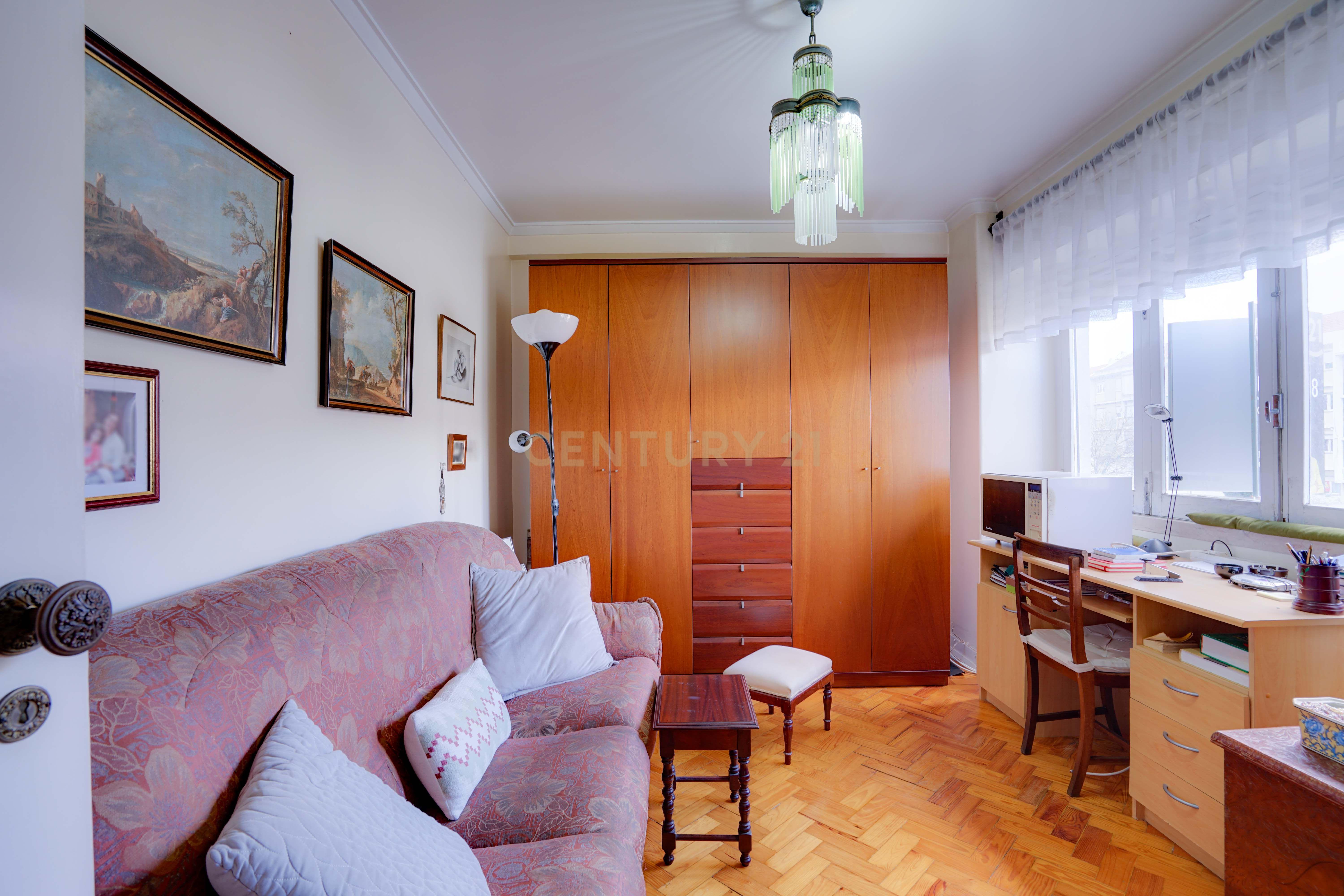 Duplex T4 em Lisboa com 125m² e serviços incluídos - Image 13