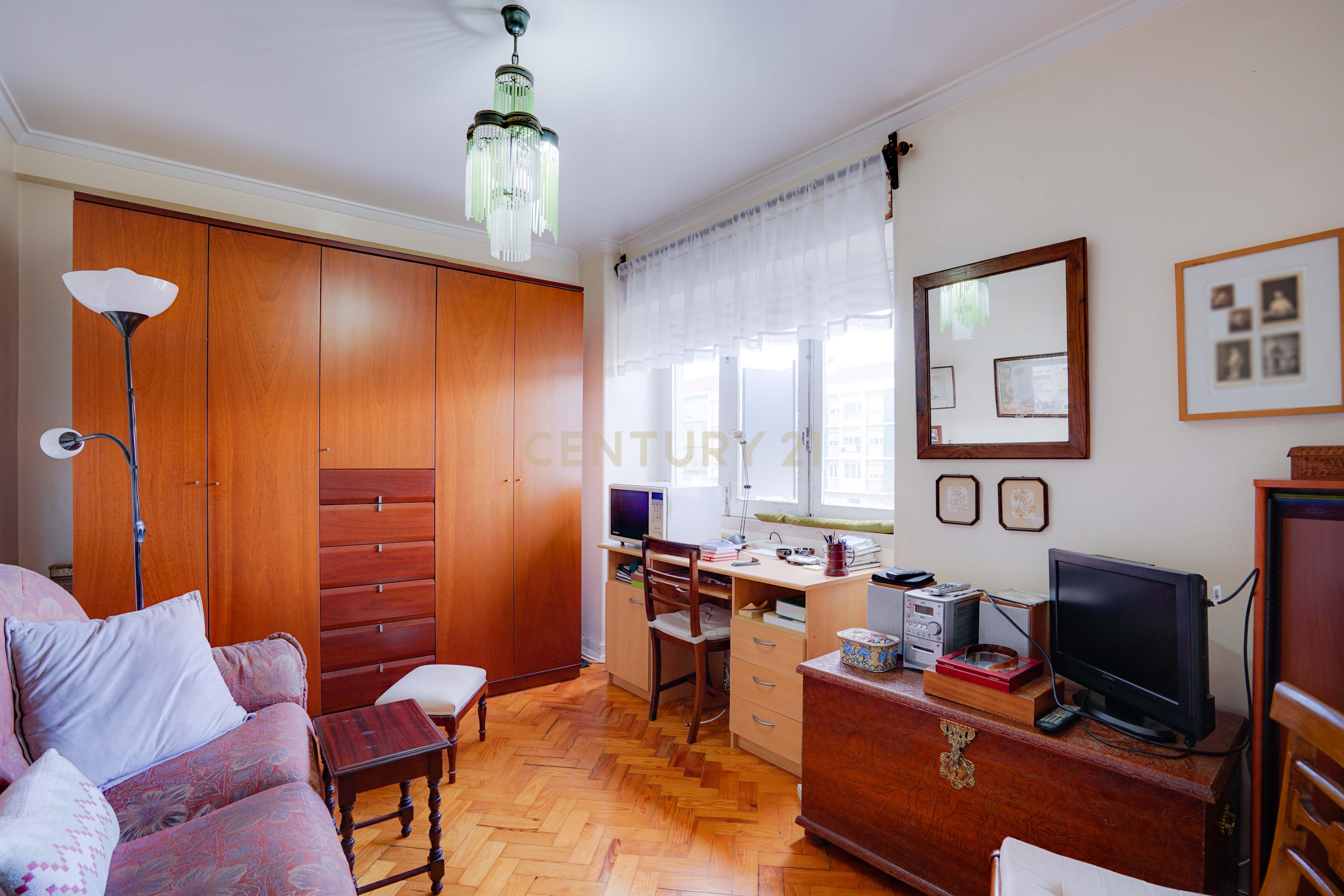 Duplex T4 em Lisboa com 125m² e serviços incluídos - Image 14