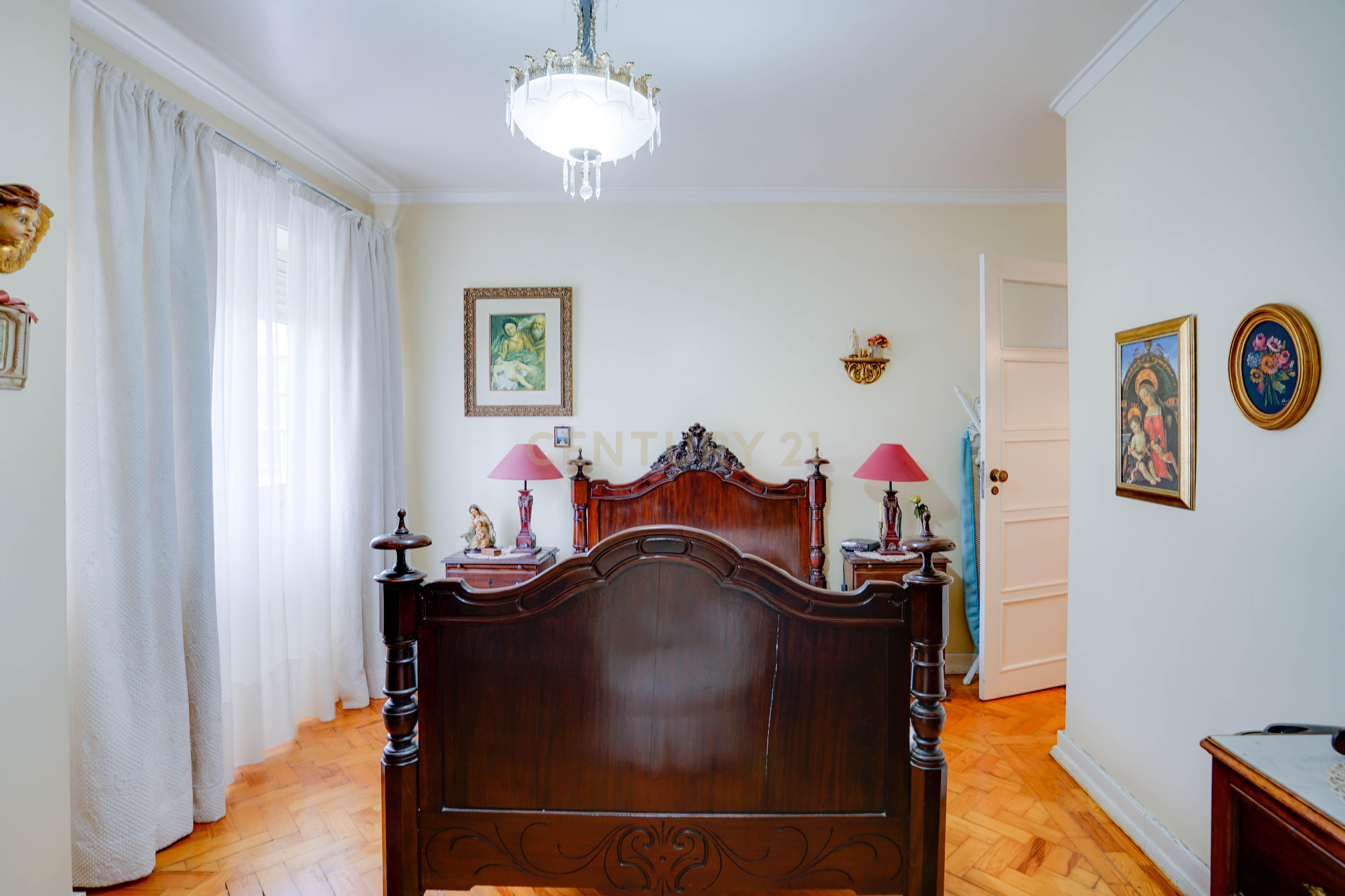 Duplex T4 em Lisboa com 125m² e serviços incluídos - Image 17