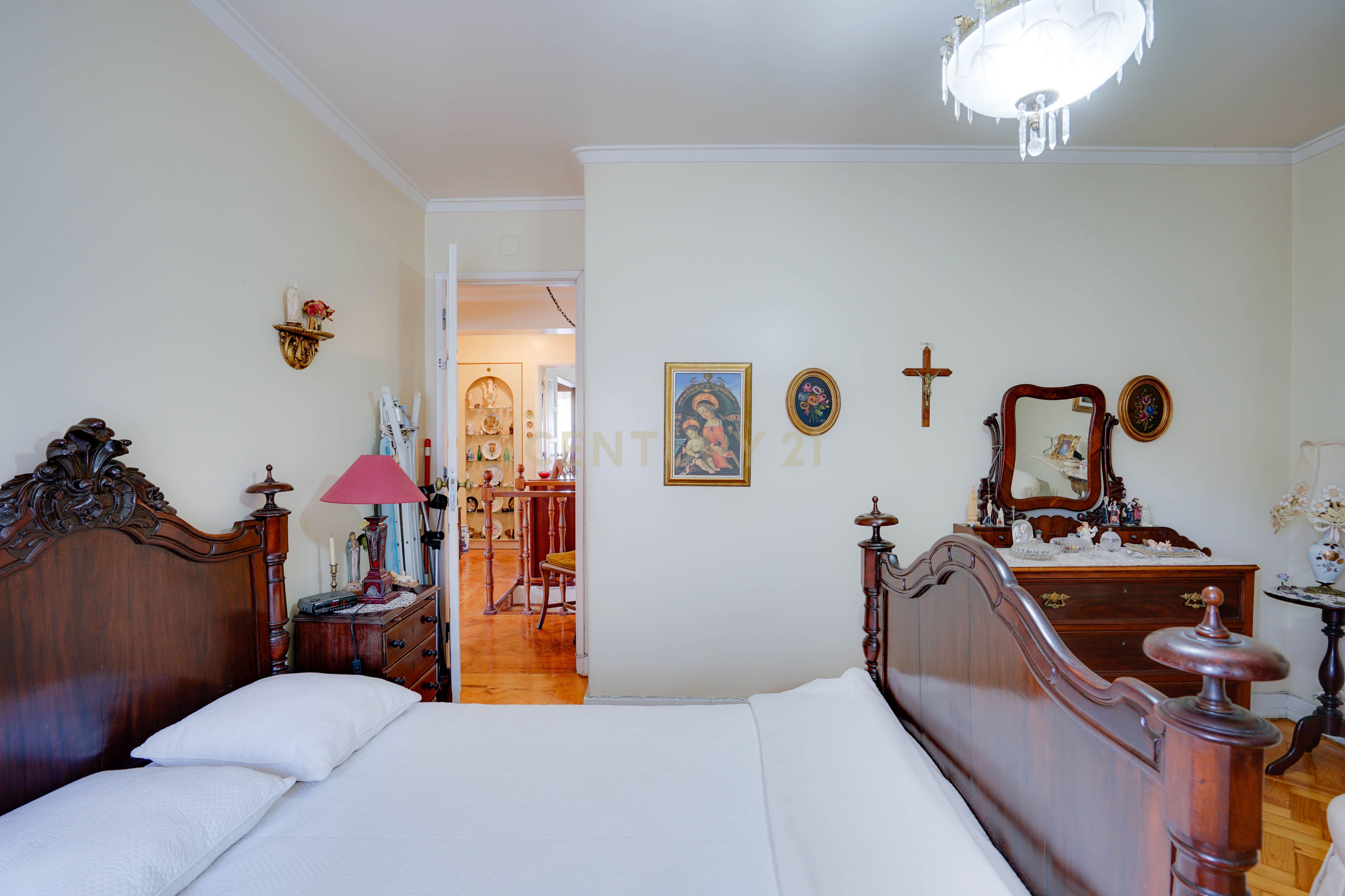 Duplex T4 em Lisboa com 125m² e serviços incluídos - Image 18