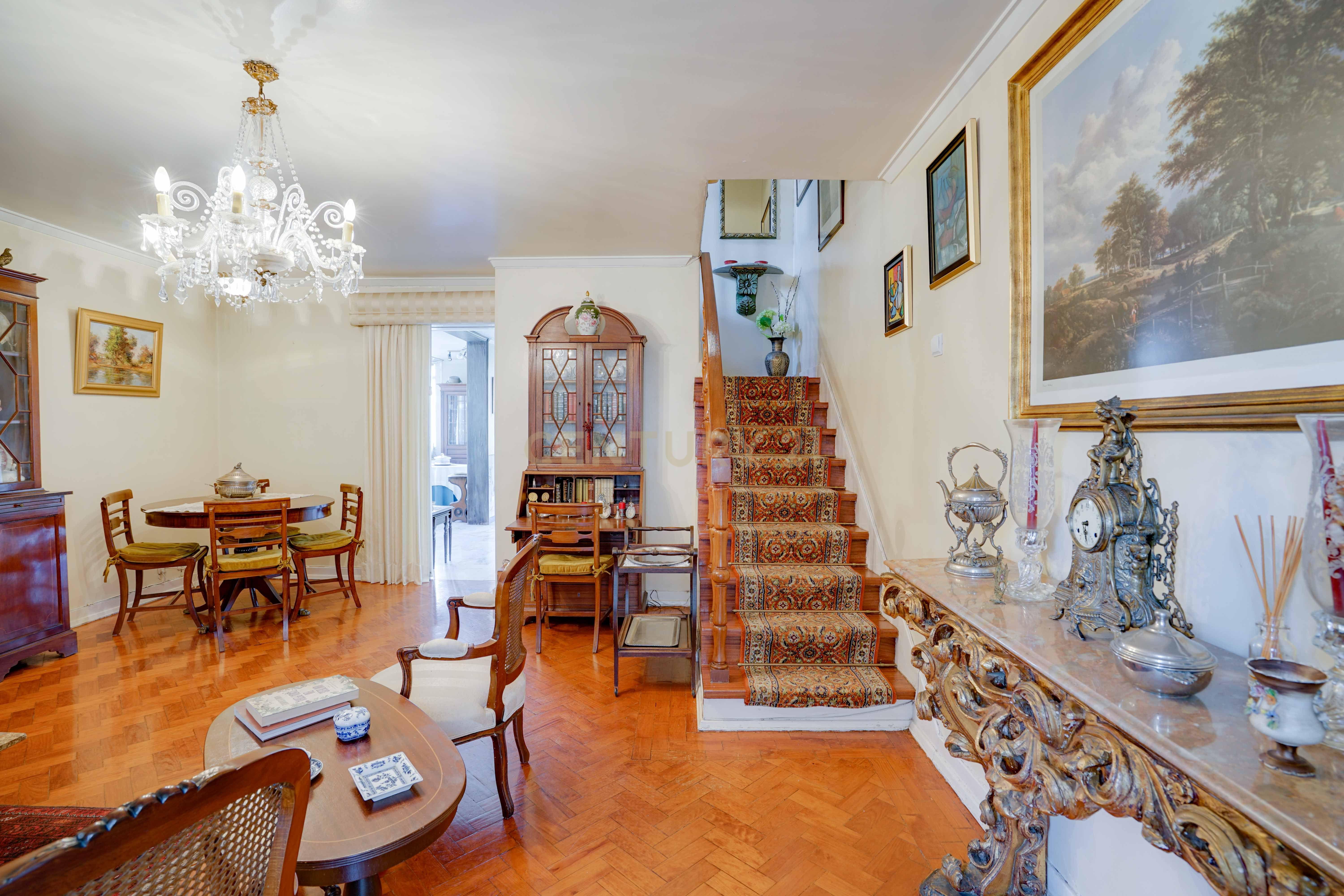 Duplex T4 em Lisboa com 125m² e serviços incluídos - Image 3