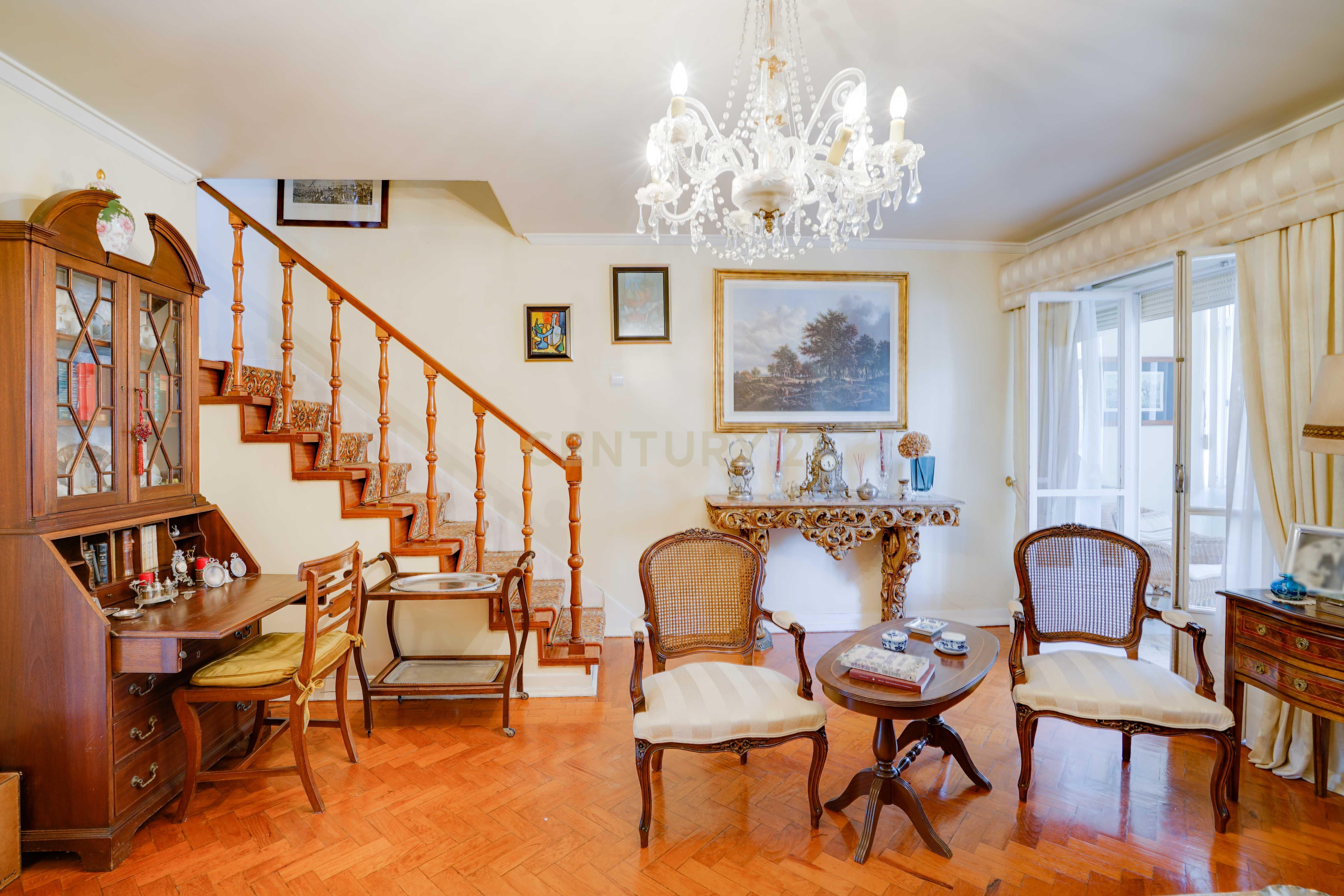 Duplex T4 em Lisboa com 125m² e serviços incluídos - Image 20