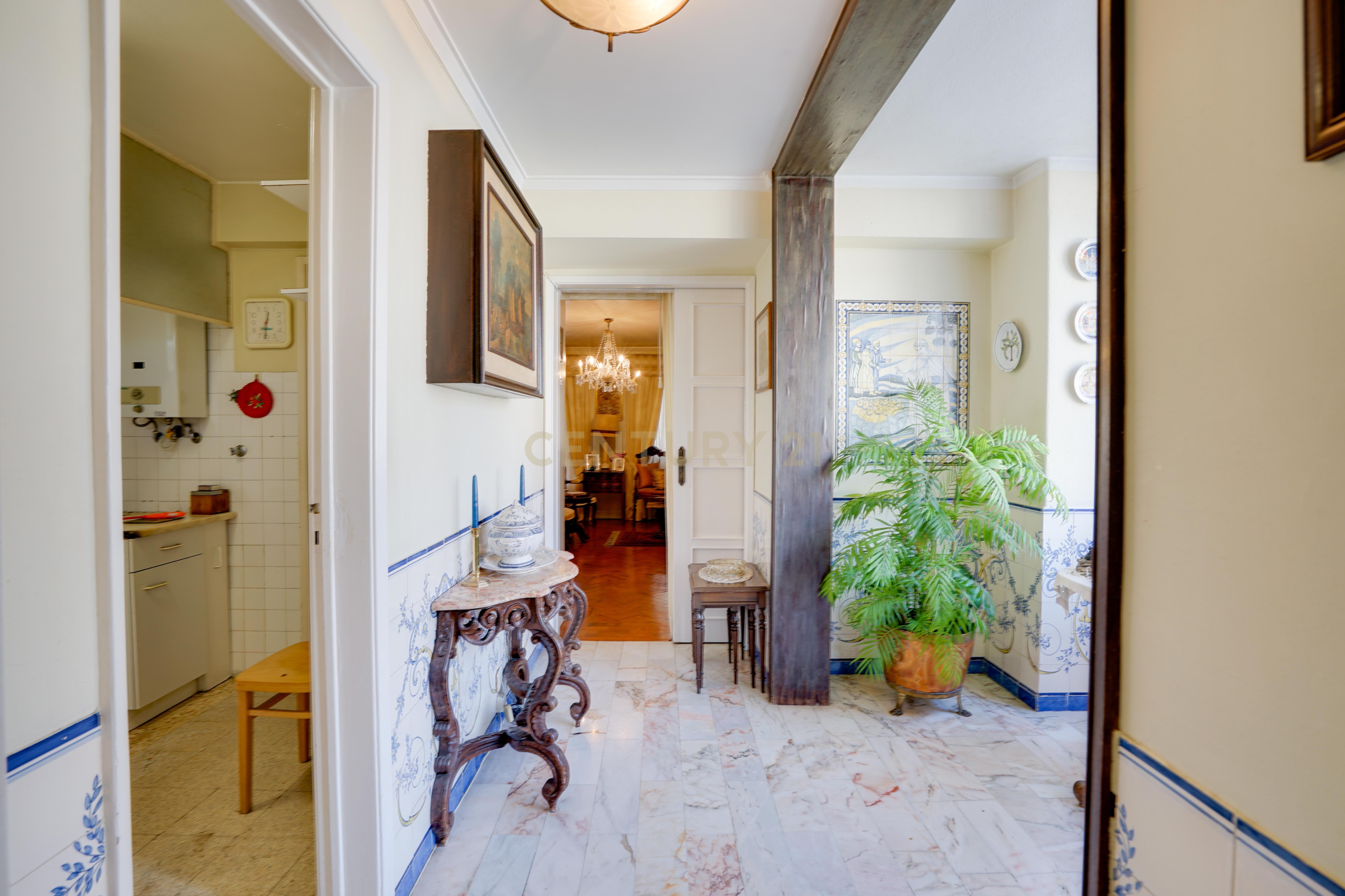Duplex T4 em Lisboa com 125m² e serviços incluídos - Image 23