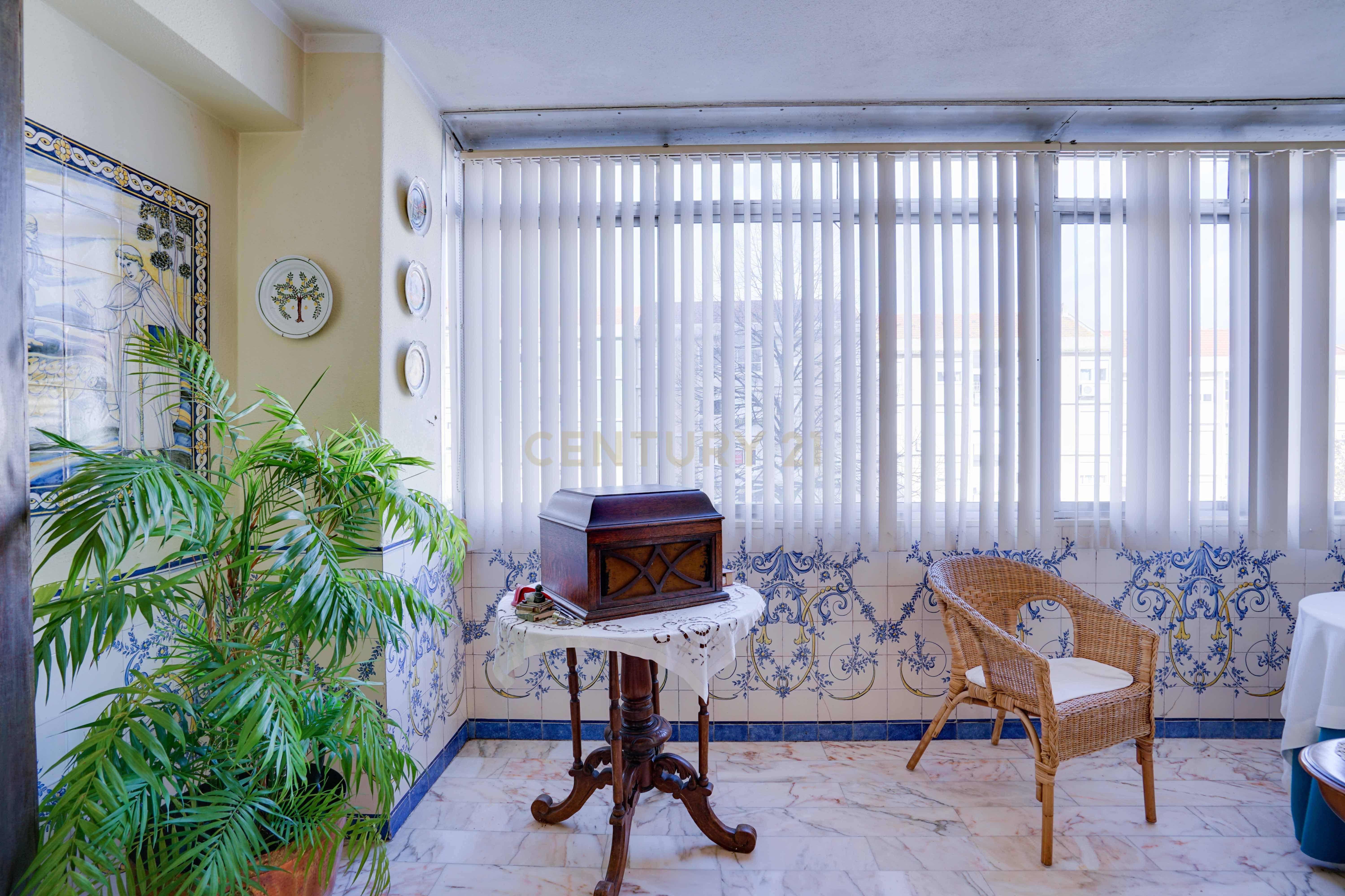 Duplex T4 em Lisboa com 125m² e serviços incluídos - Image 24