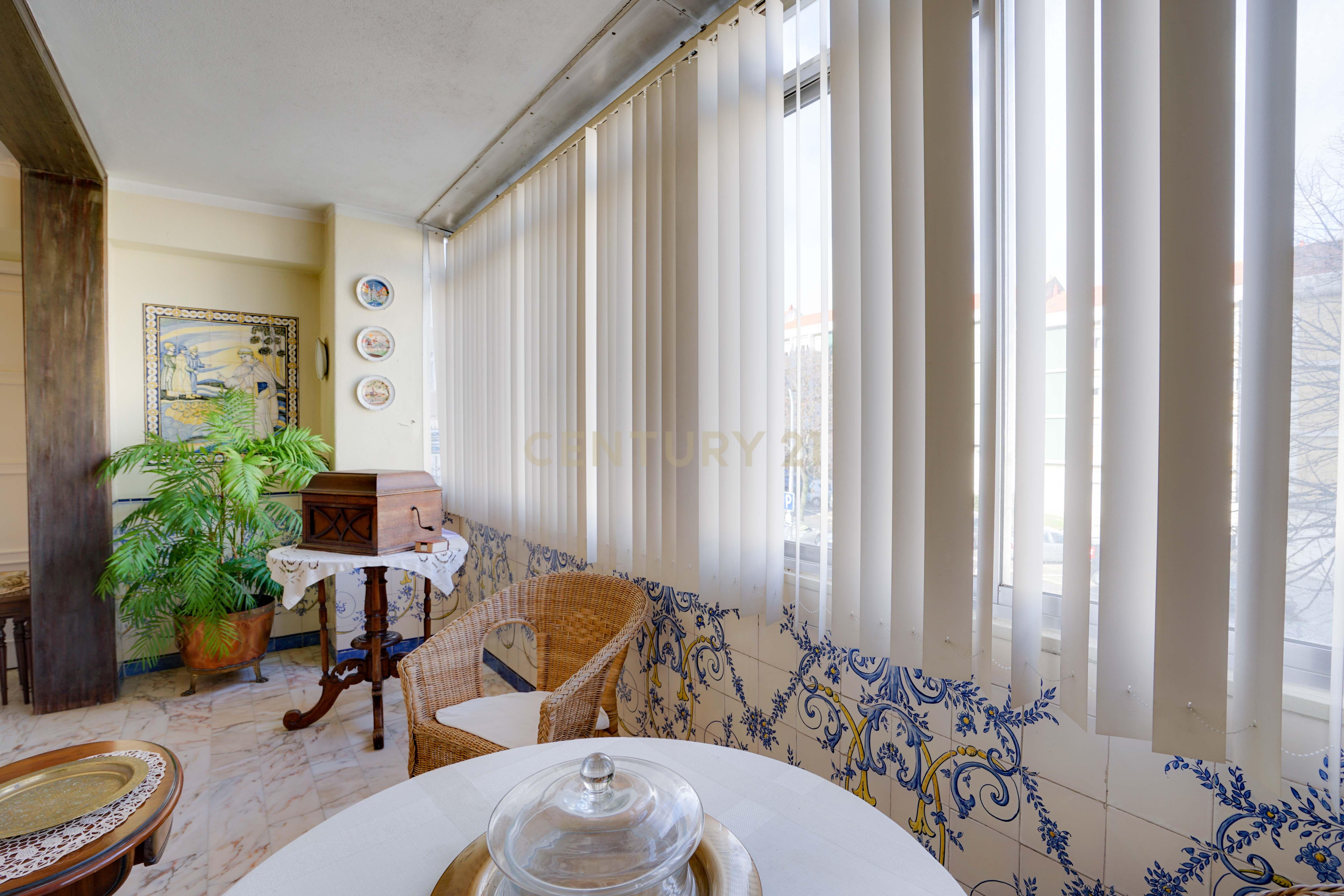 Duplex T4 em Lisboa com 125m² e serviços incluídos - Image 35