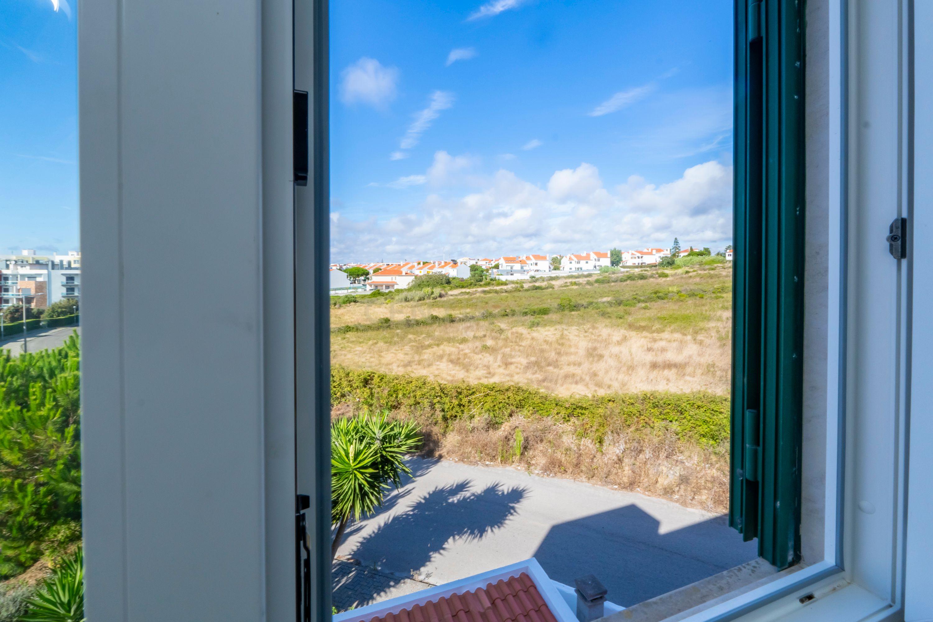 Apartamento Remodelado com Vista Mar na Ericeira, lugar de parqueamento e arrecadação - Image 36