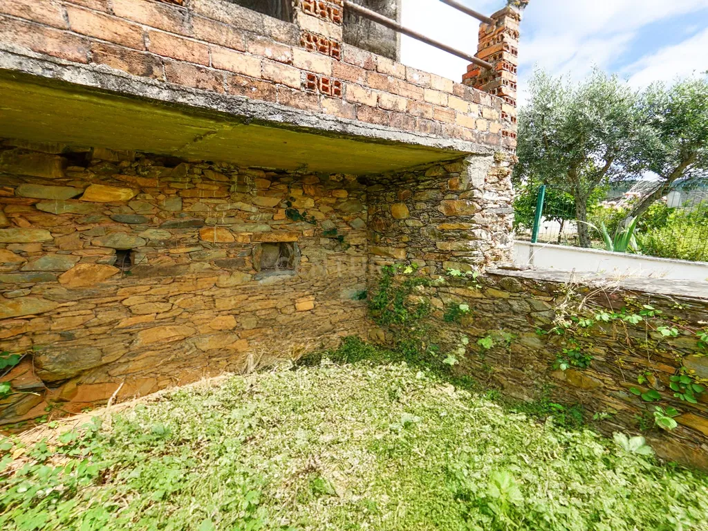 Moradia - Alvares - Image 13