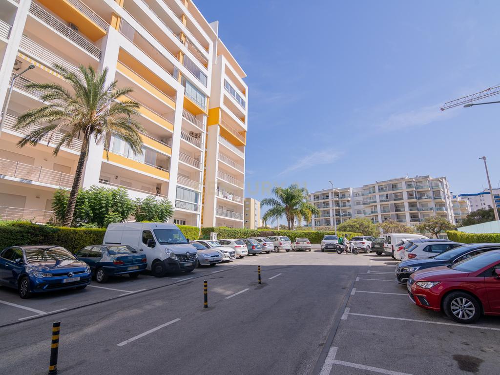 NÃO PERCA ESTA GRANDE OPORTUNIDADE DE ADQUIRIR UM LUGAR DE ESTACIONAMENTO NUMA DAS MELHORES ZONAS DE PORTIMÃO - ALTO DO QUINTÃO LUGAR DE ESTACIONAMENTO BASTANTE ESPAÇOSO COM 15M2 DE FÁCIL ACESSO LOCALIZADO NUMA DAS MELHORES ZONAS DE PORTIMÃO - ALTO DO QUI - Image 3