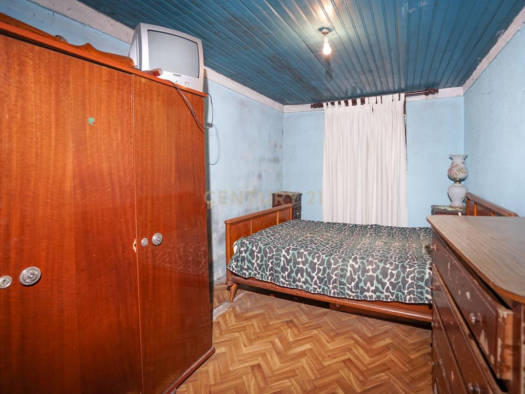Casa de dois pisos, T4 com terreno a poucos minutos da Praia Fluvial de Goís - Image 8