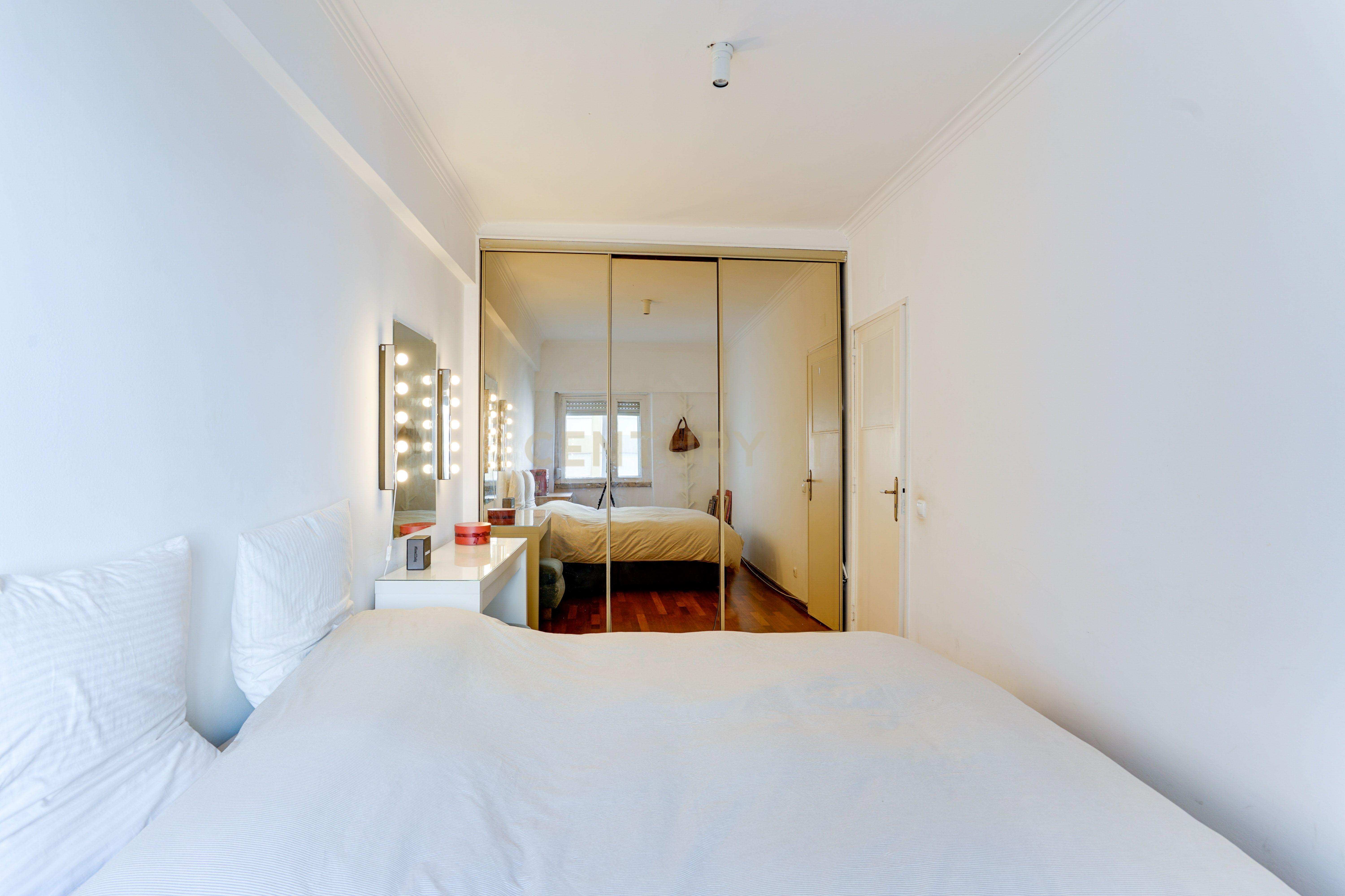 Apartamento T2 em Campolide - Image 6