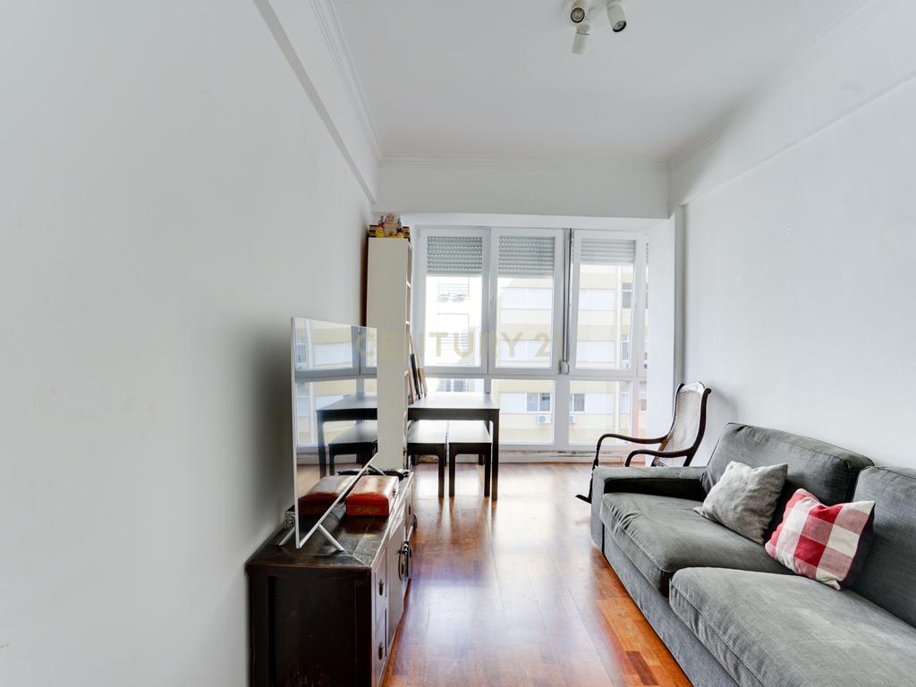 Apartamento T2 em Campolide - Image 2