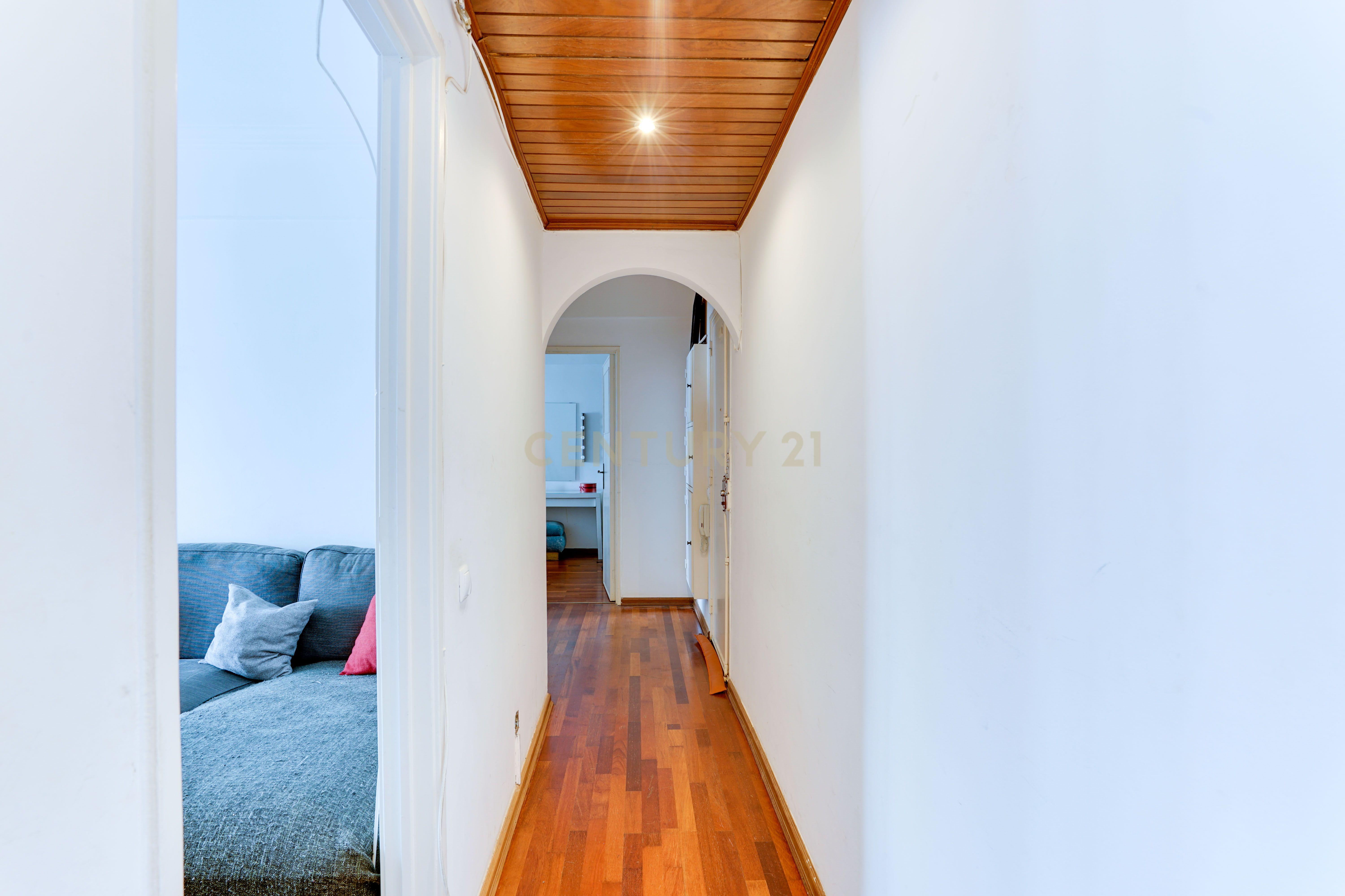 Apartamento T2 em Campolide - Image 11