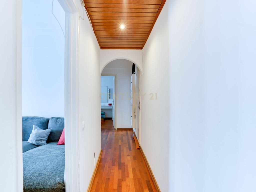 Apartamento T2 em Campolide - Image 11