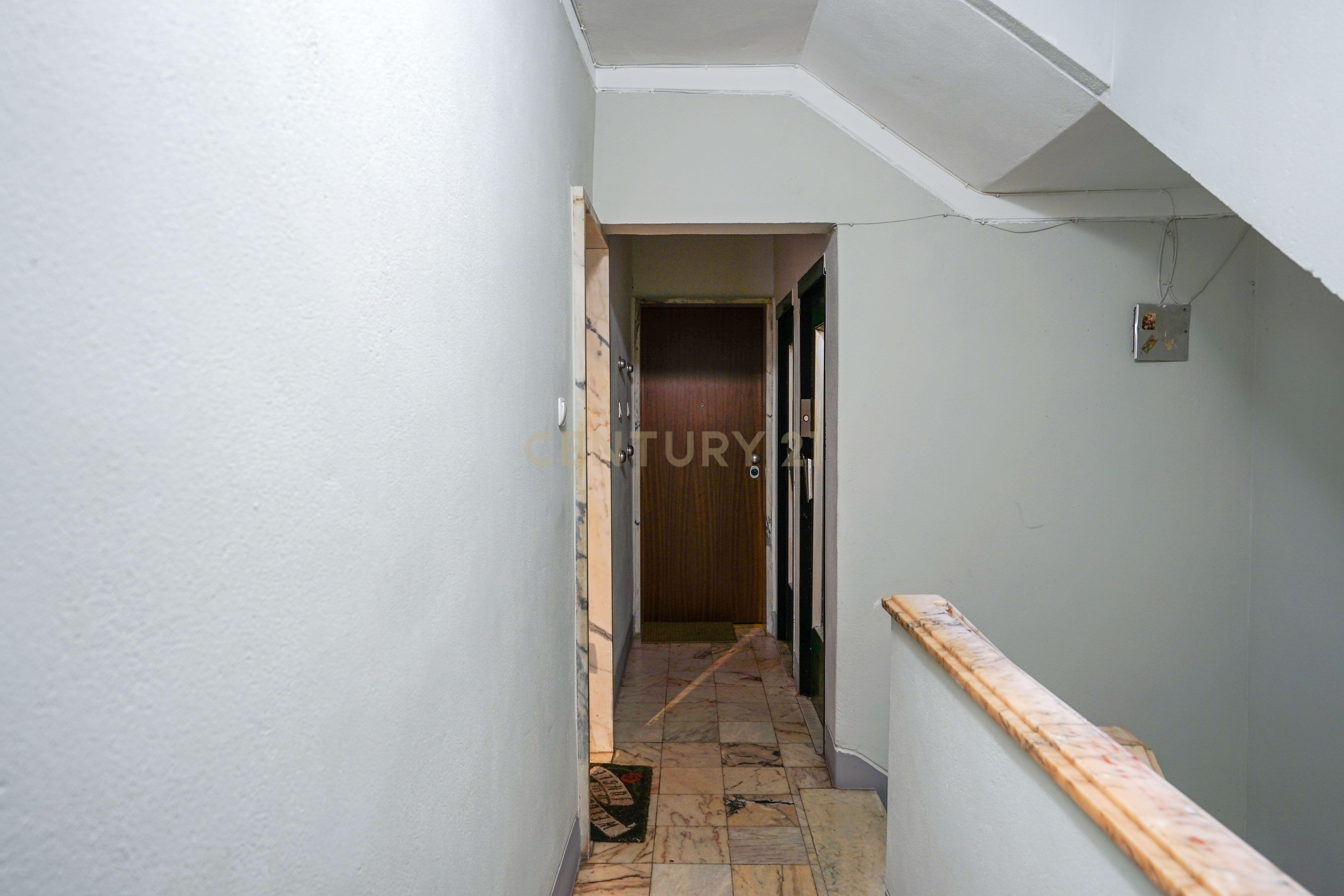 Apartamento T2 em Campolide - Image 23