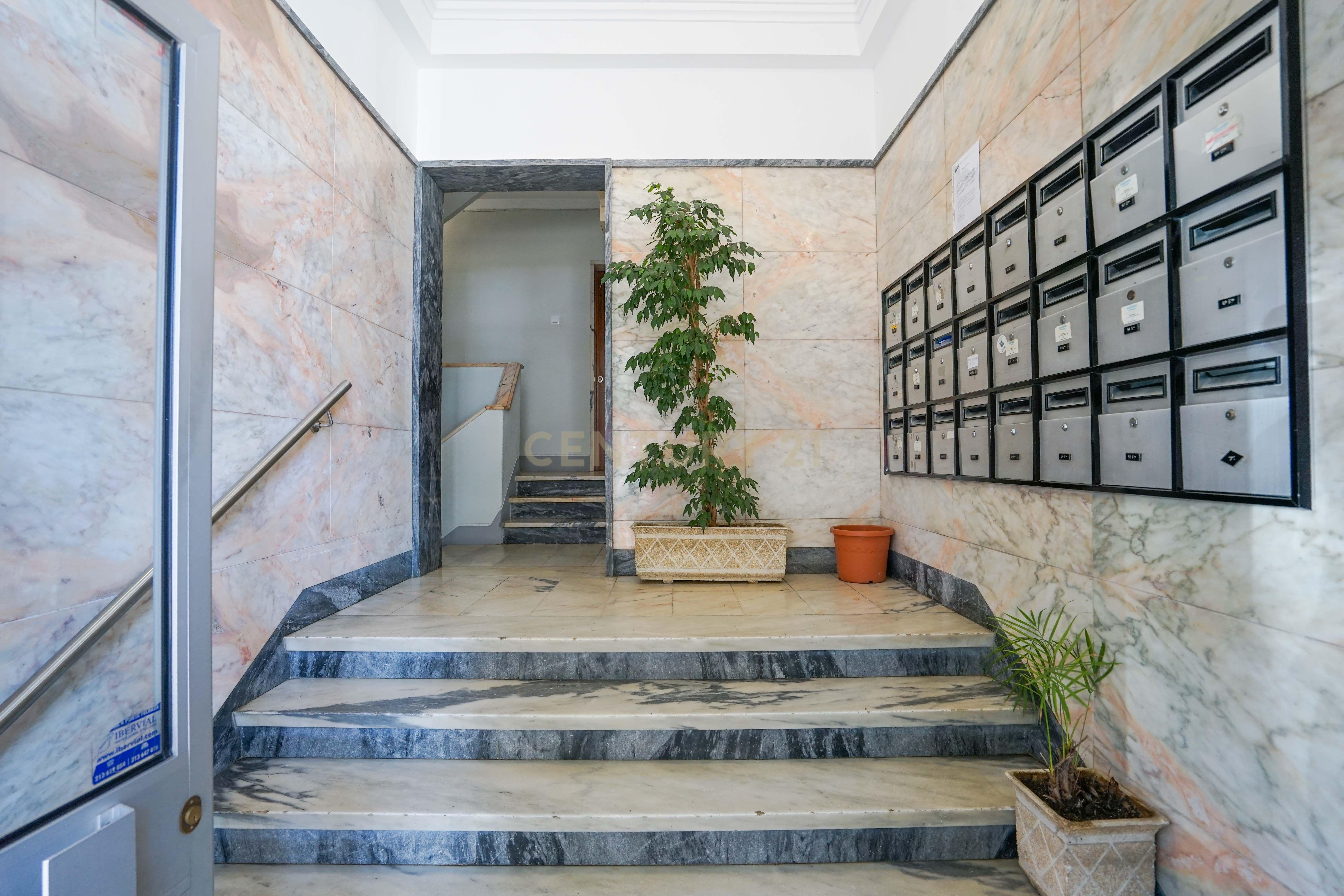 Apartamento T2 em Campolide - Image 24