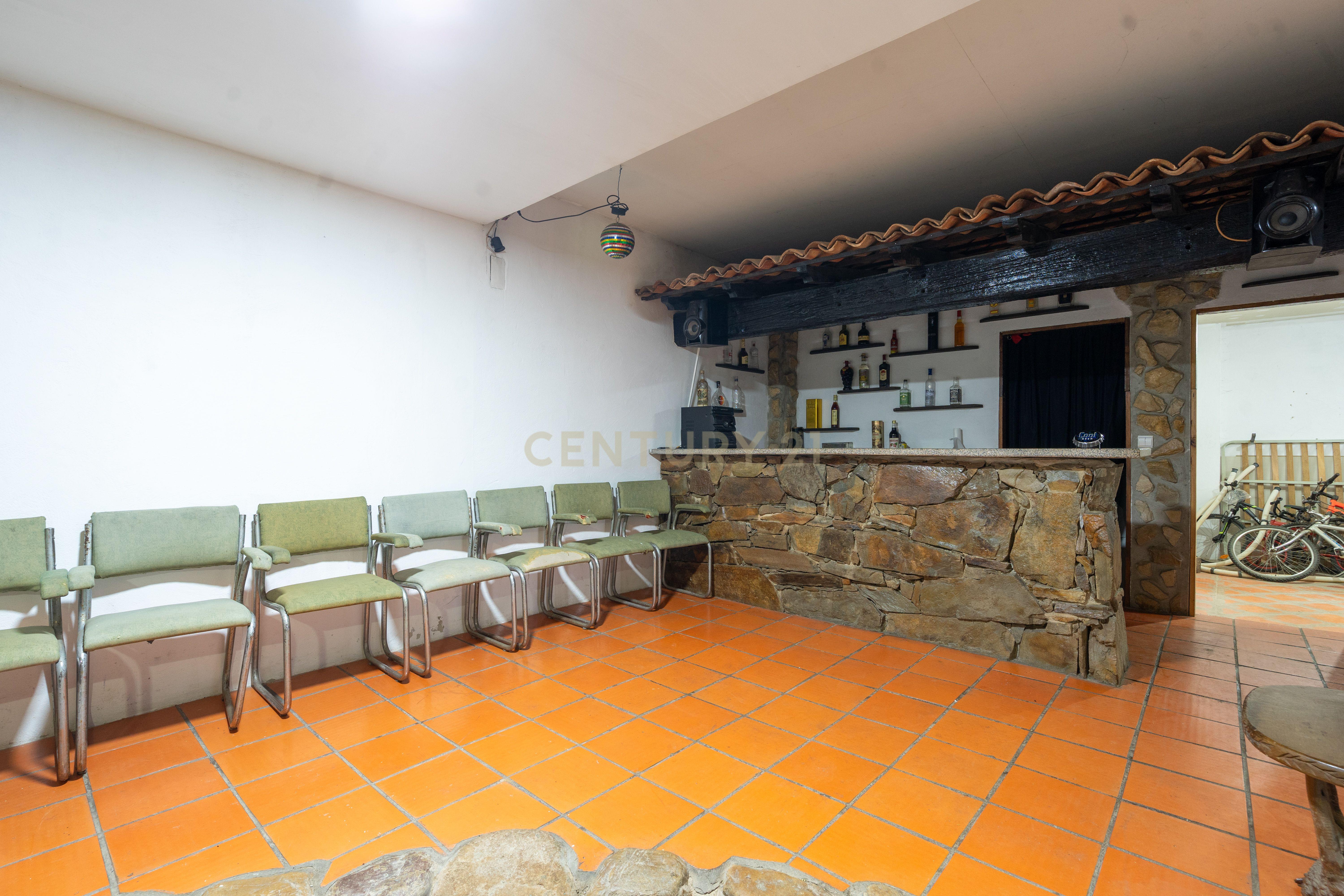 Moradia T3 com varandas cobertas, garagem, anexo, quintal e vistas panorâmicas  numa localização sossegada perto Lousã - Image 64