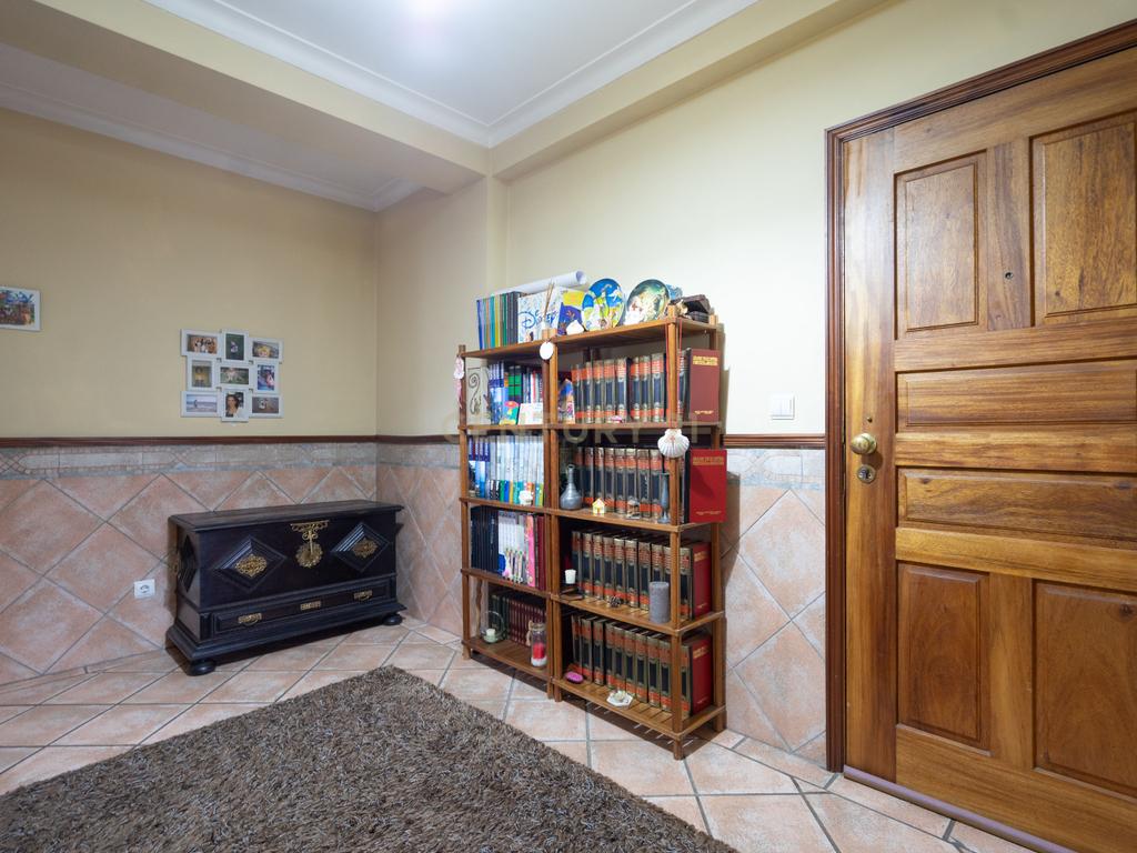 Apartamento T3 - C/ garagem - Image 7