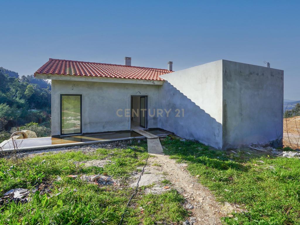 Terreno com projeto em execução - Lousã - Image 36