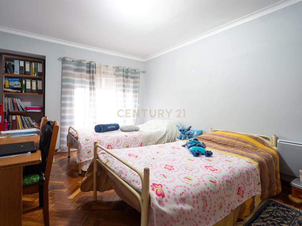 Apartamento T3 - C/ garagem - Image 22