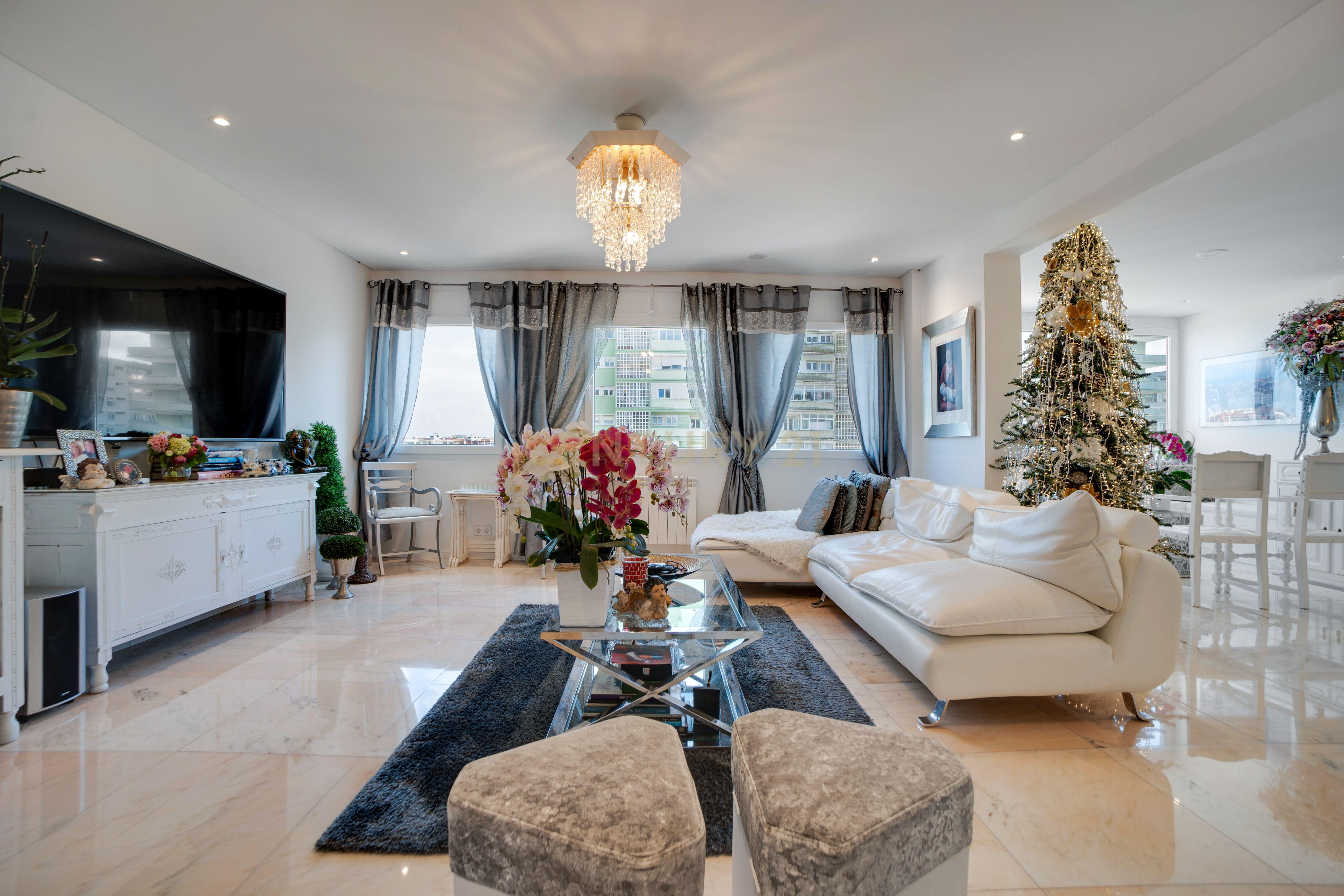 Apartamento T2 de Luxo - Avenida dos Estados Unidos da América - Image 3