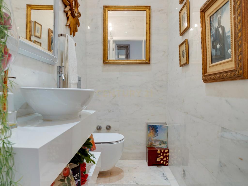 Apartamento T2 de Luxo - Avenida dos Estados Unidos da América - Image 16