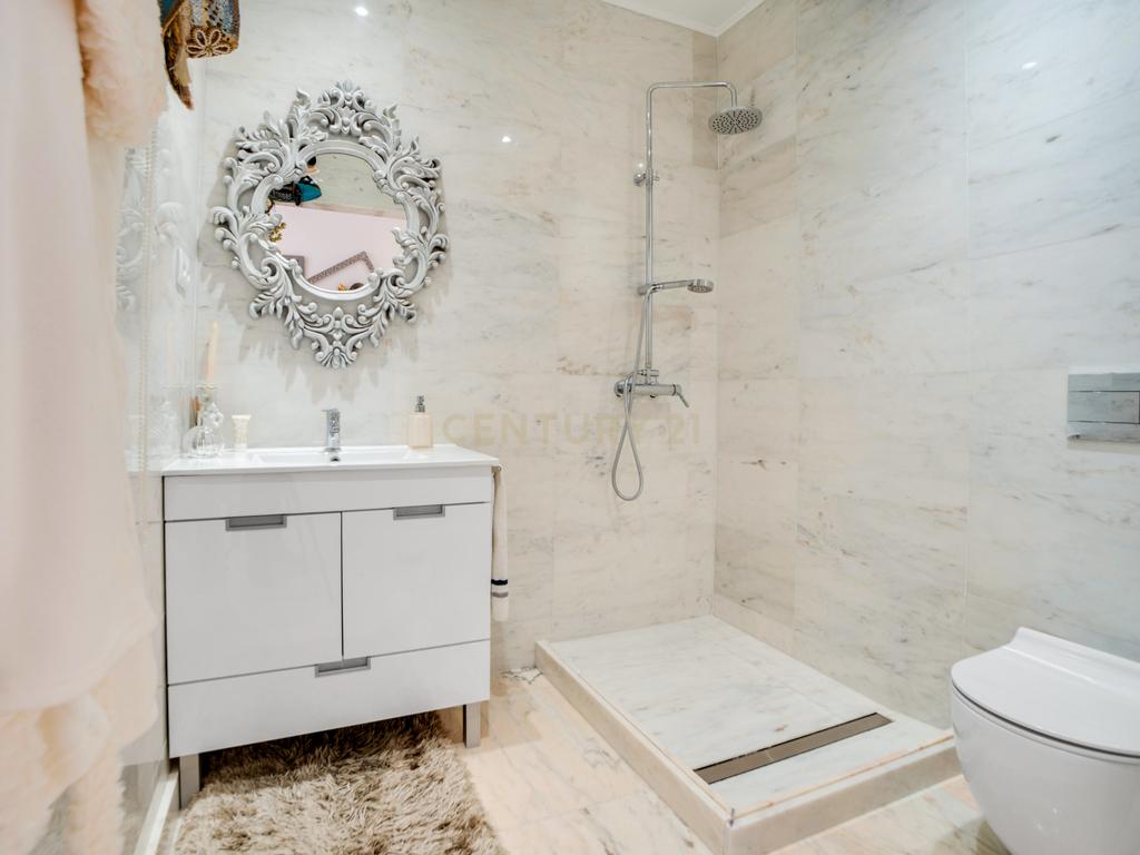 Apartamento T2 de Luxo - Avenida dos Estados Unidos da América - Image 20