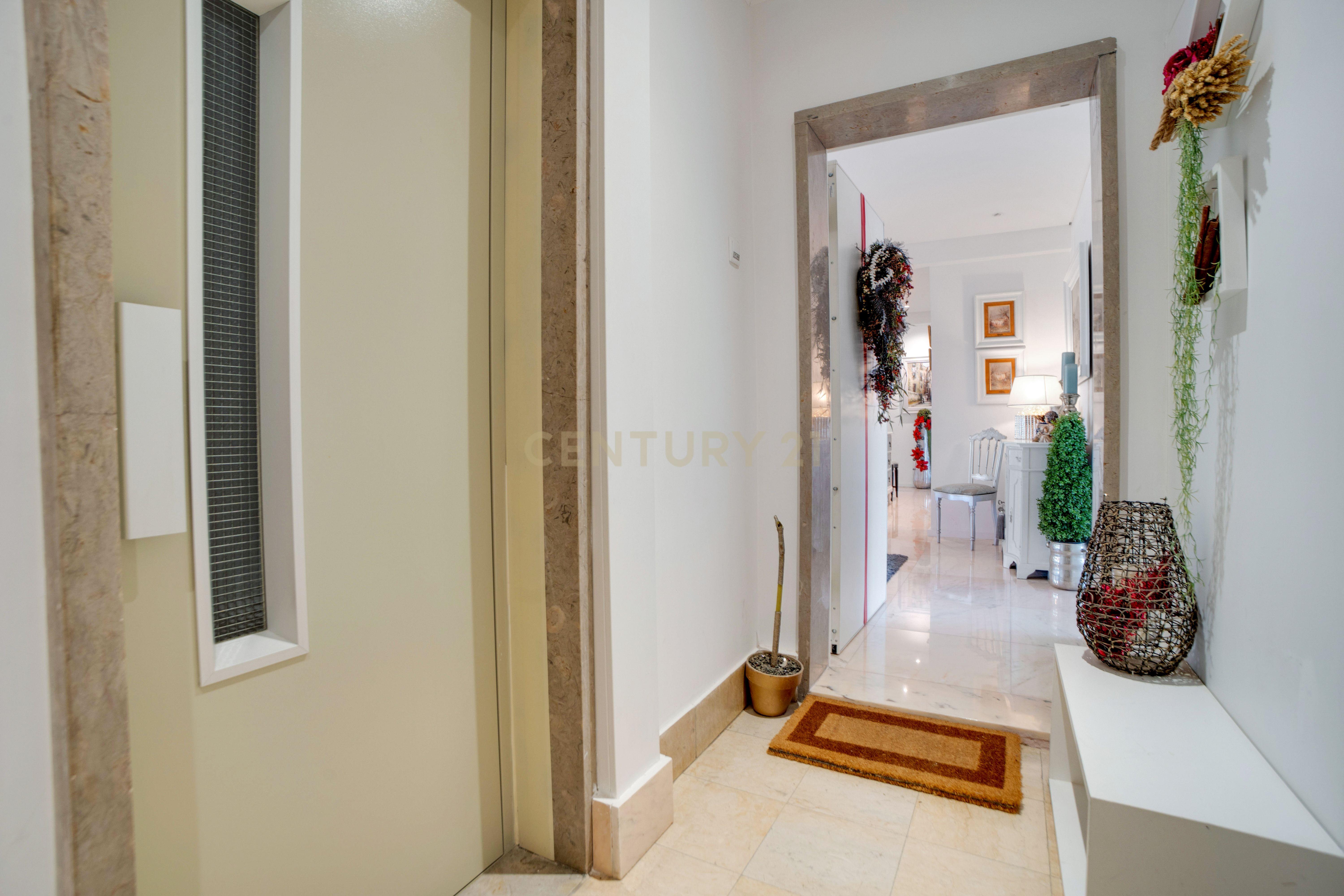 Apartamento T2 de Luxo - Avenida dos Estados Unidos da América - Image 30