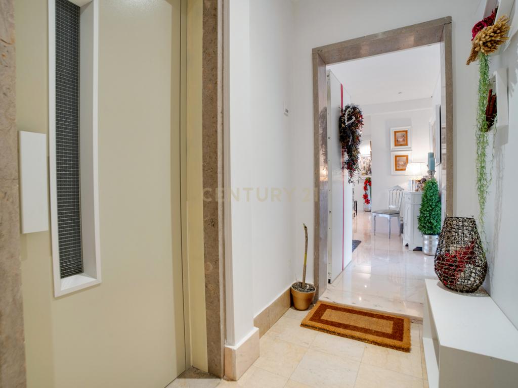 Apartamento T2 de Luxo - Avenida dos Estados Unidos da América - Image 30