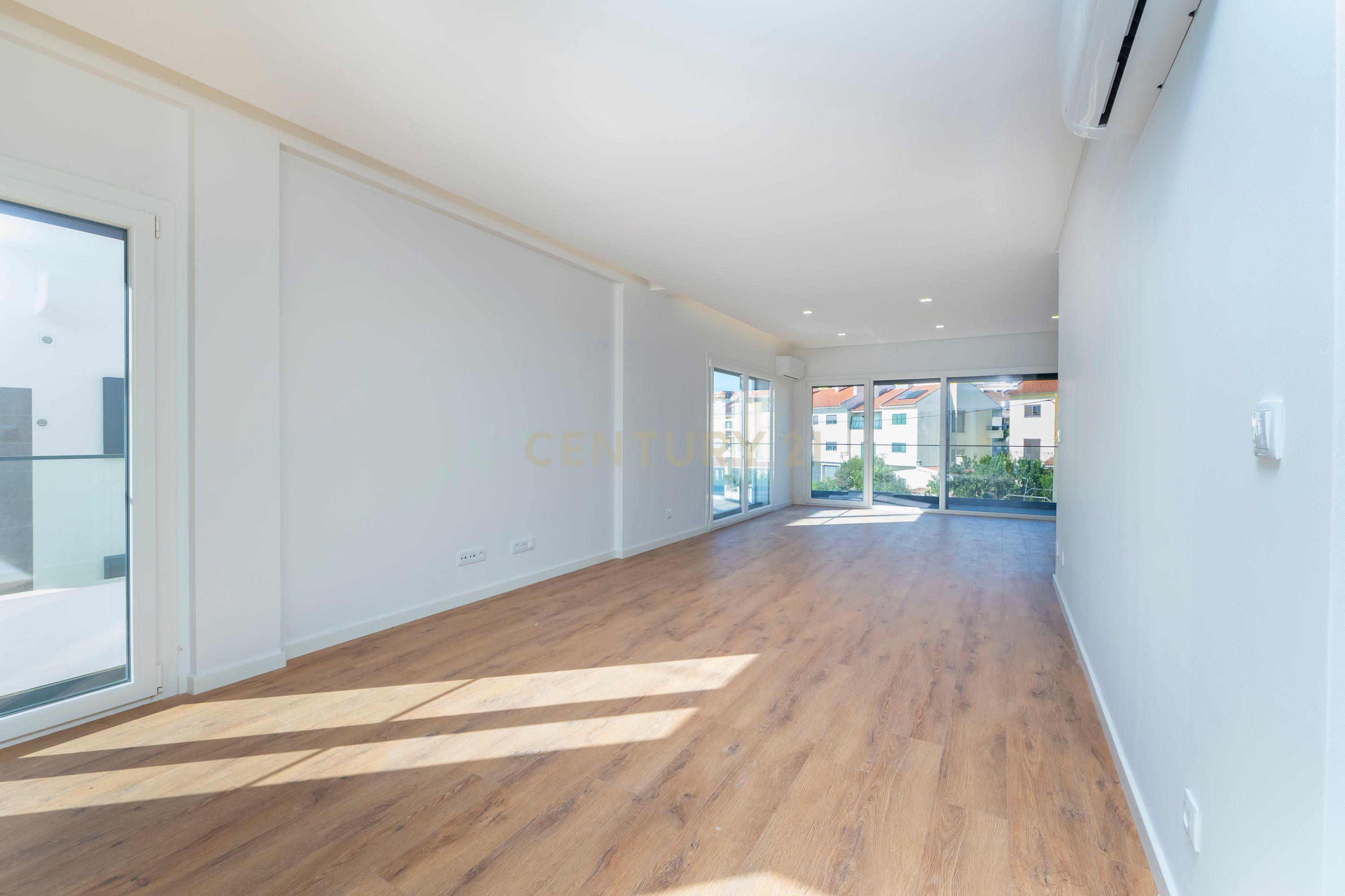 Moradia Moderna T4 com Terraço e Vista Rio – Santa Iria da Azóia - Image 6