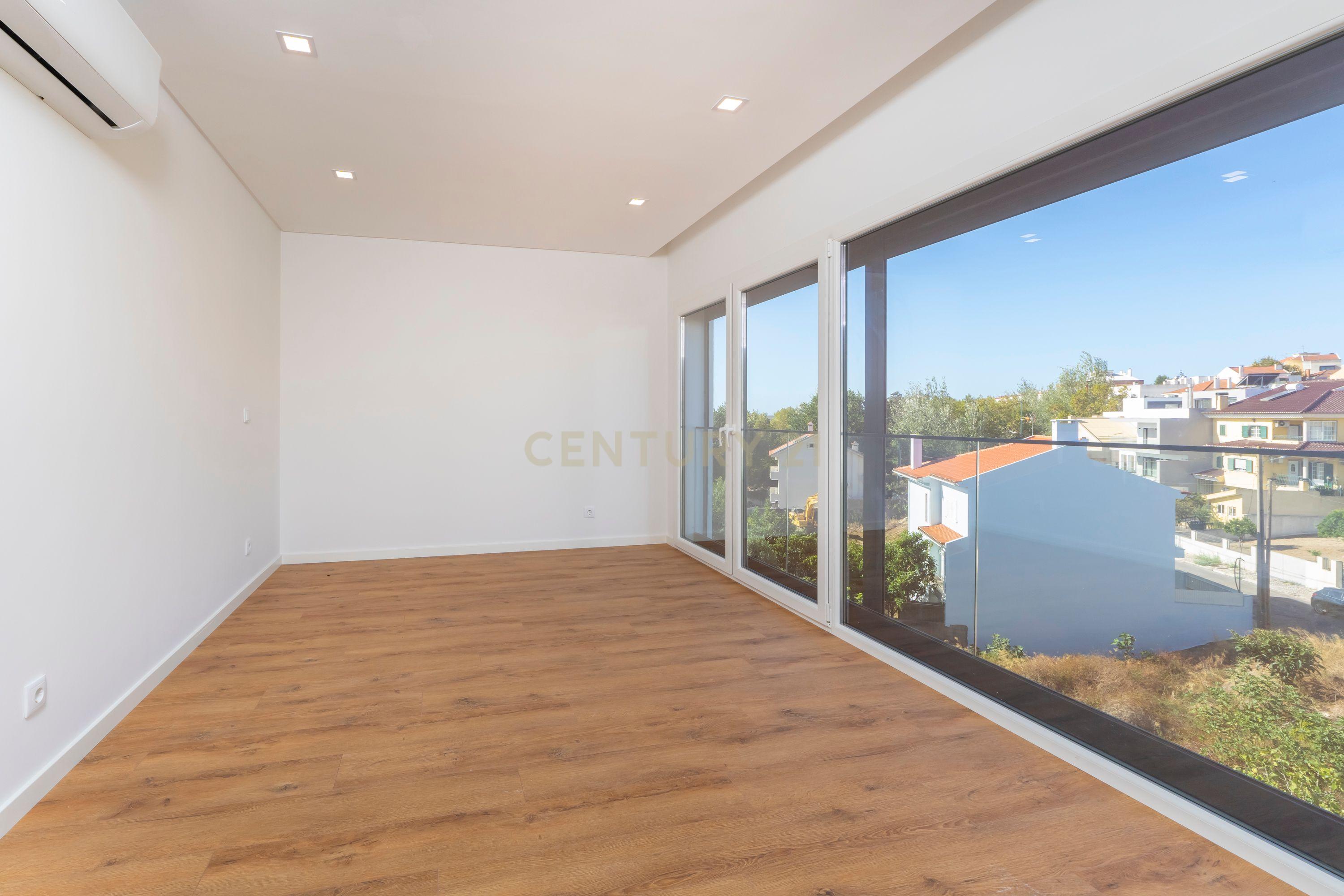 Moradia Moderna T4 com Terraço e Vista Rio – Santa Iria da Azóia - Image 60