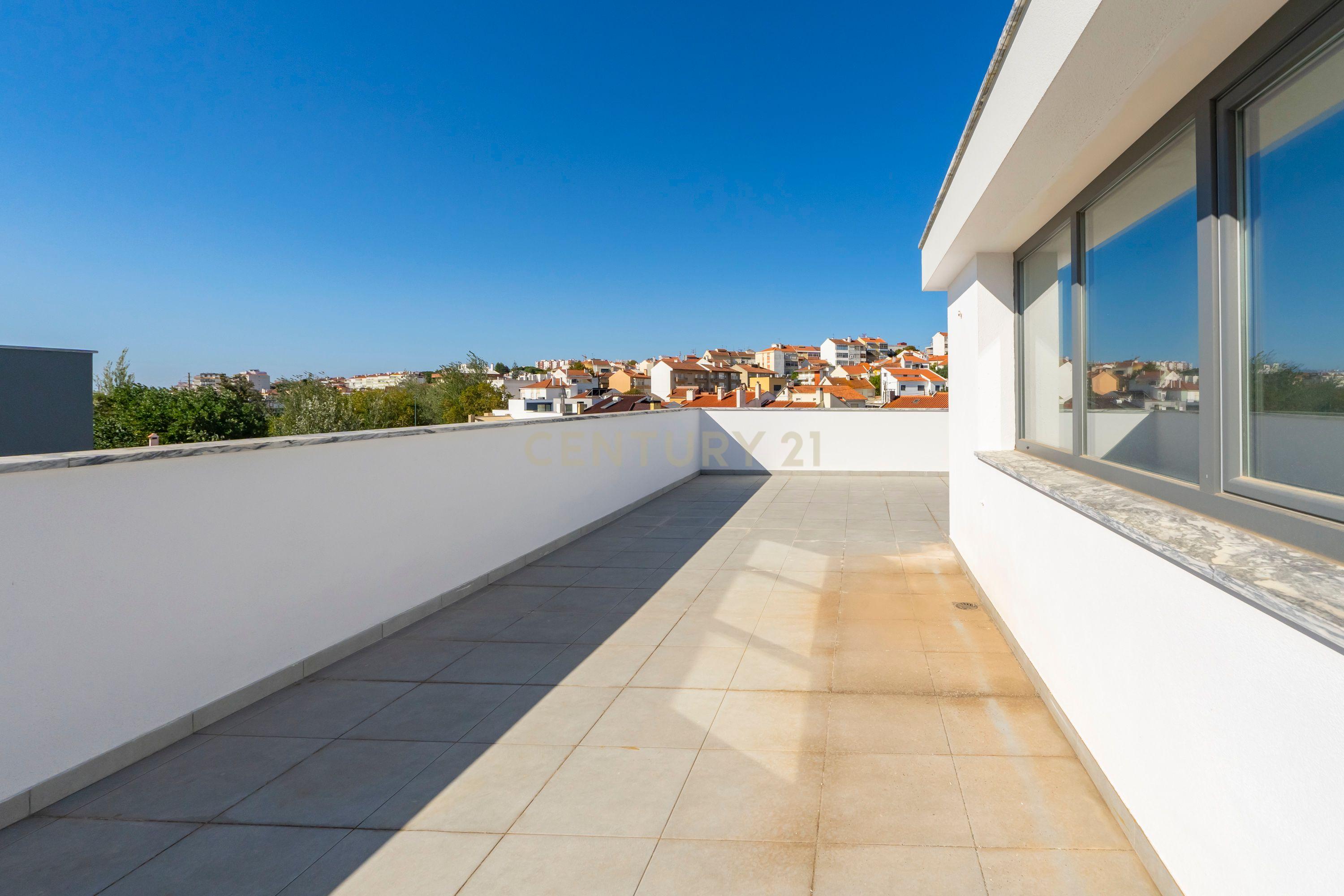 Moradia Moderna T4 com Terraço e Vista Rio – Santa Iria da Azóia - Image 33