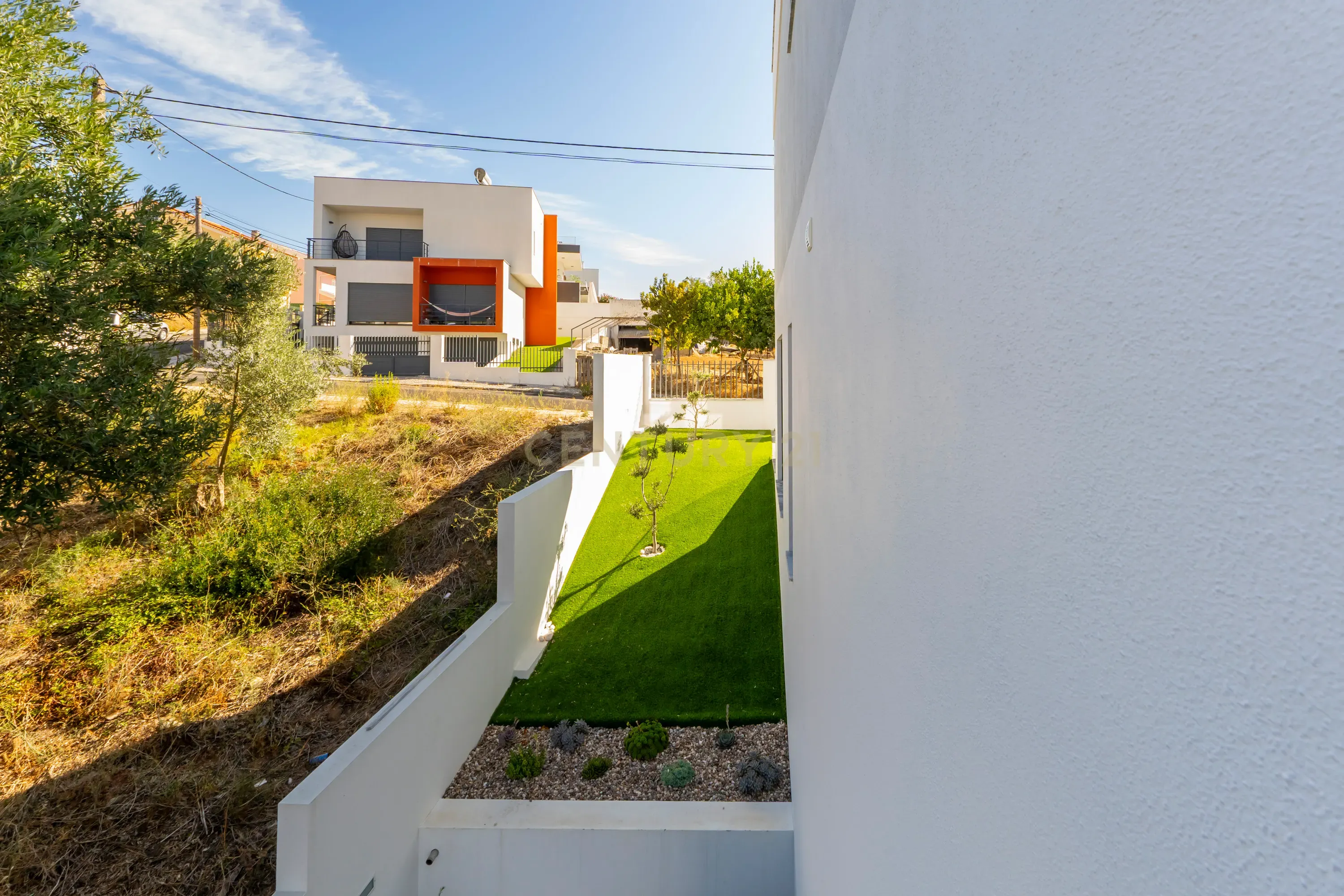 Moradia Moderna T4 com Terraço e Vista Rio – Santa Iria da Azóia - Image 43