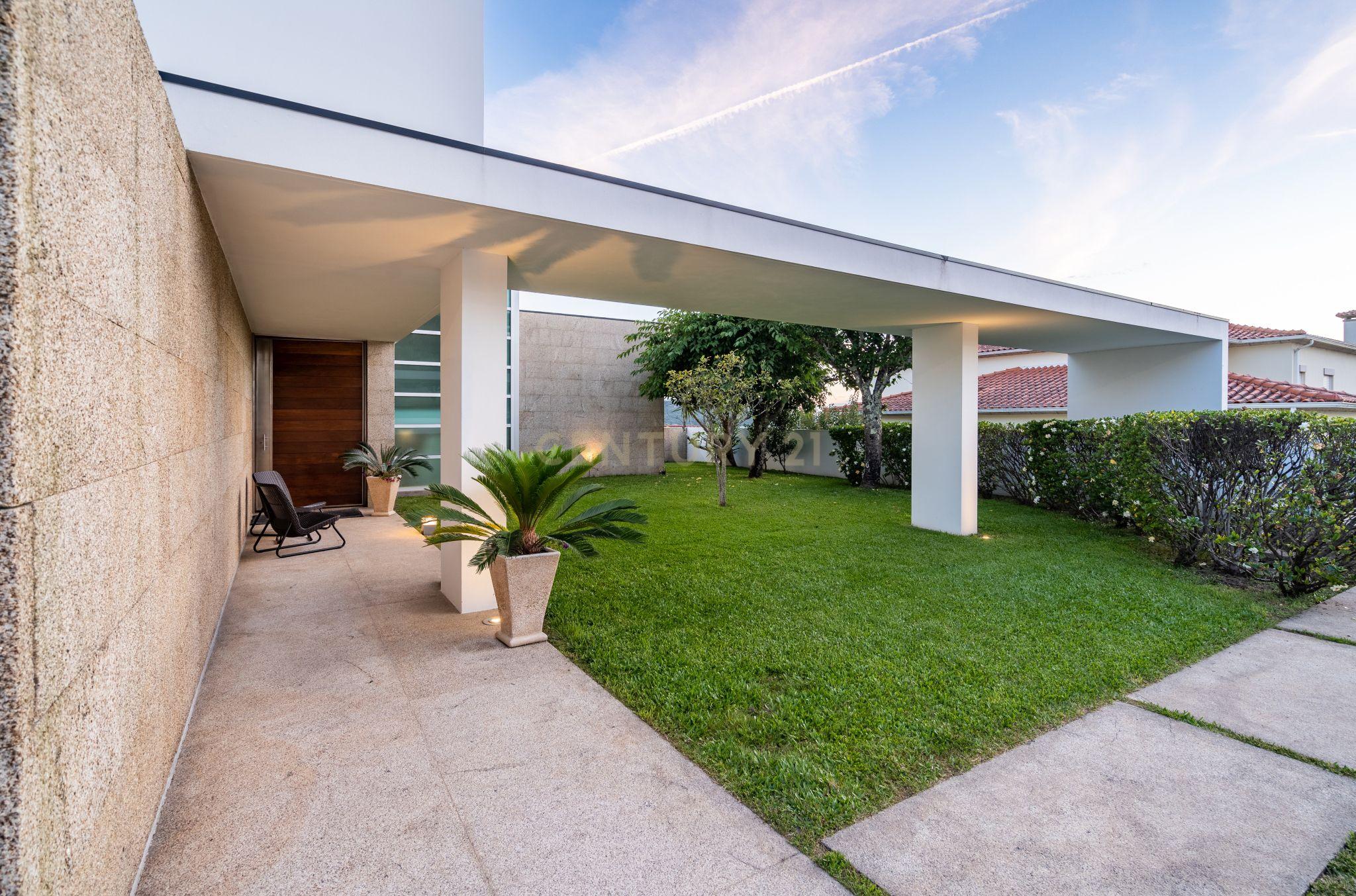 Moradia T4 com piscina - Bom Jesus - Image 52